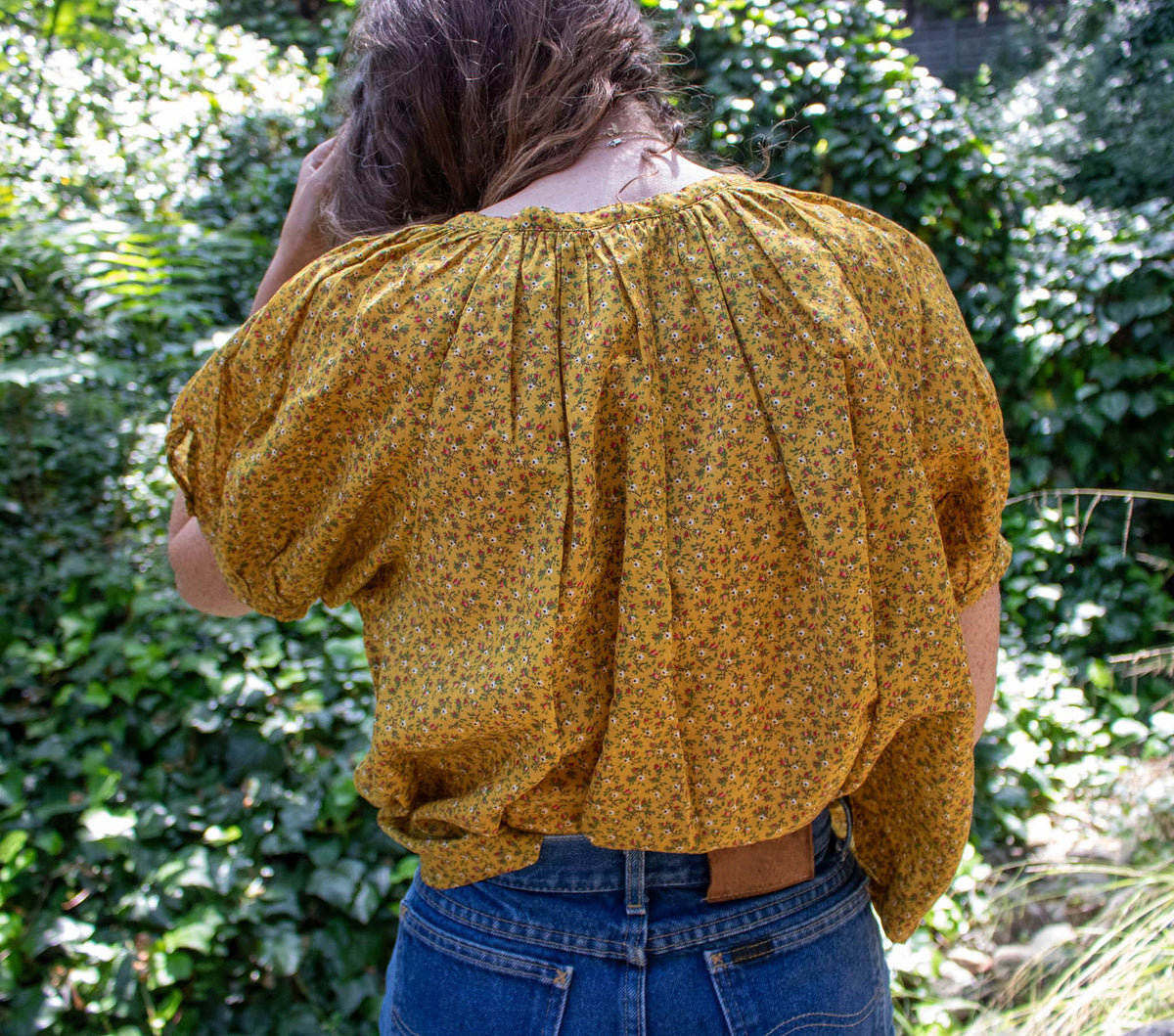 HMD -- JUNE TOP -- SUNSOAKED FOOTHILLS FLORAL