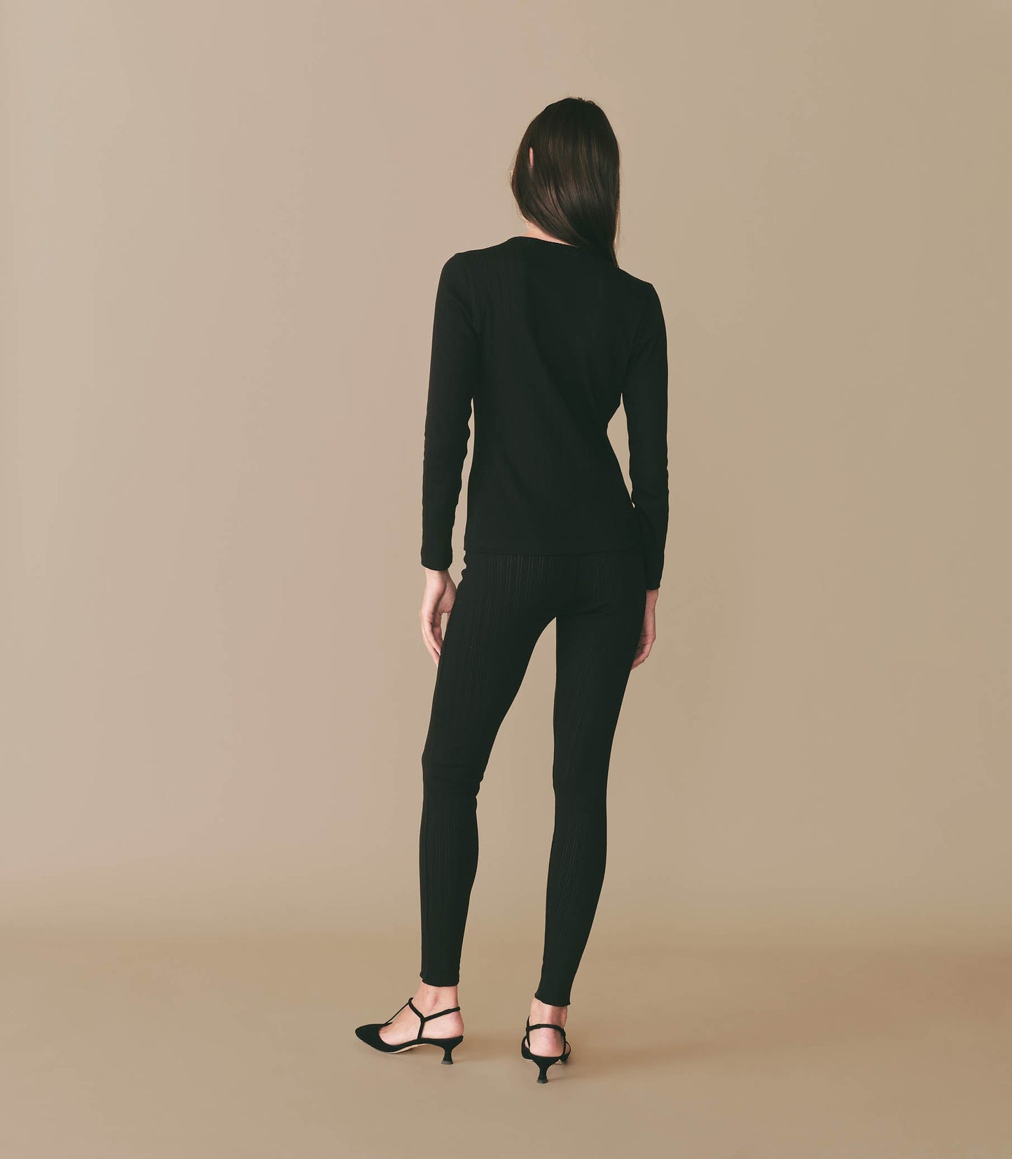 HMD -- AMELIE TEE -- BLACK