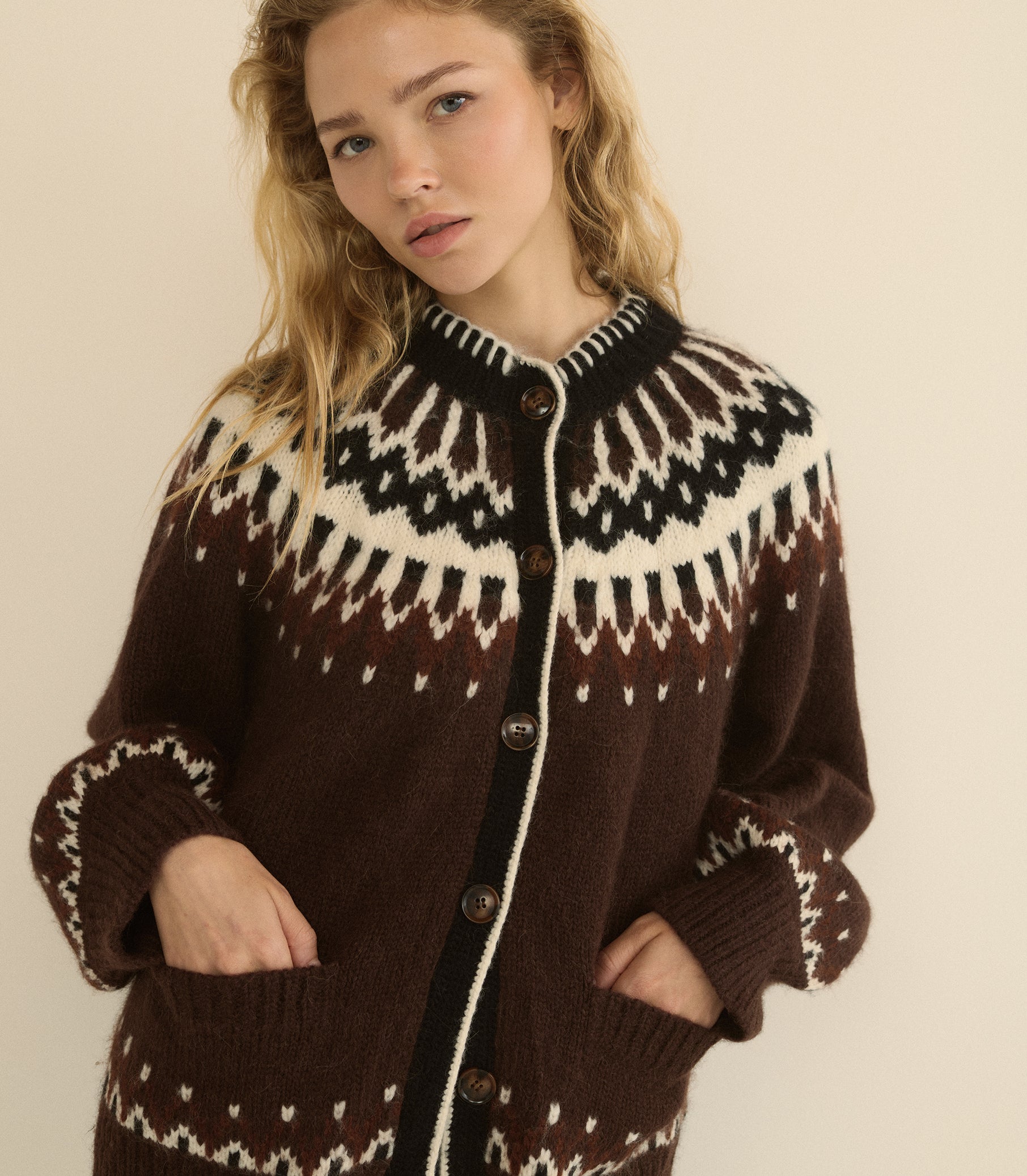 Hue Cardigan - Brun Aberdeen Fair Isle | DÔEN