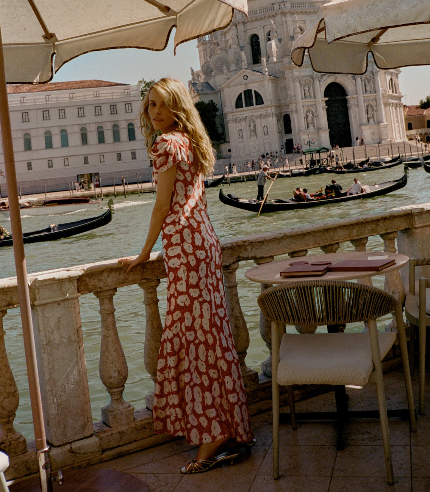 ALNA DRESS -- ROUGE FLEURS D'ANEMONE