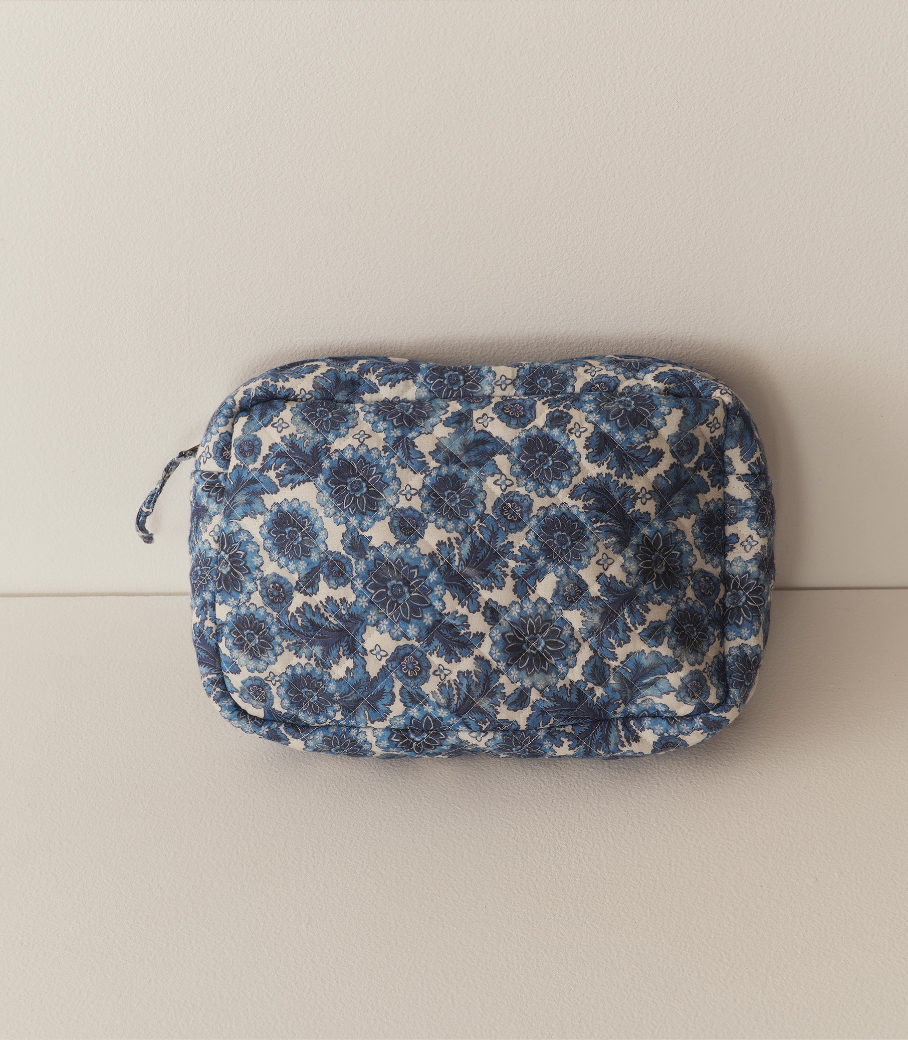 GRANDE QUINCE POUCH -- BLEU SOLEIL FLEURIT view 2