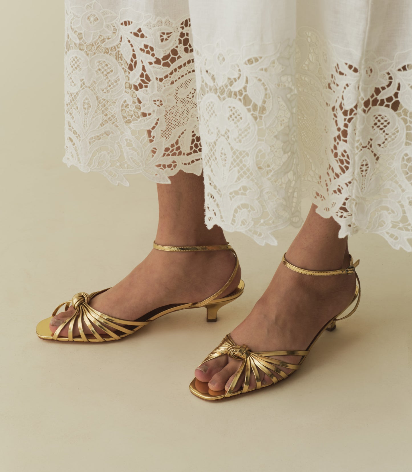 HEPBURN HEEL -- GOLD