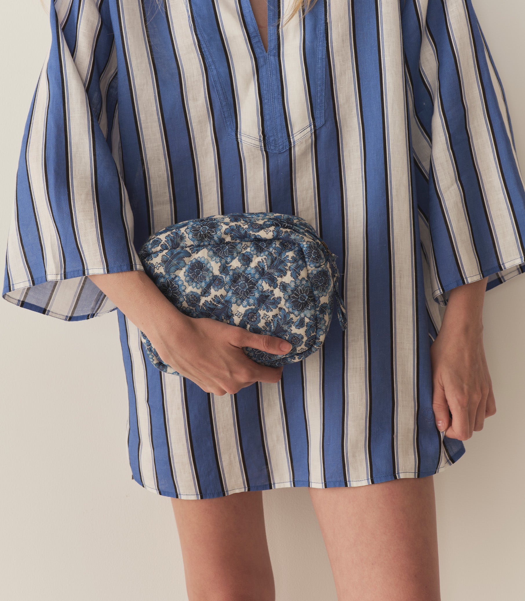 HOLLOWAY POUCH -- BLEU SOLEIL FLEURIT view 4