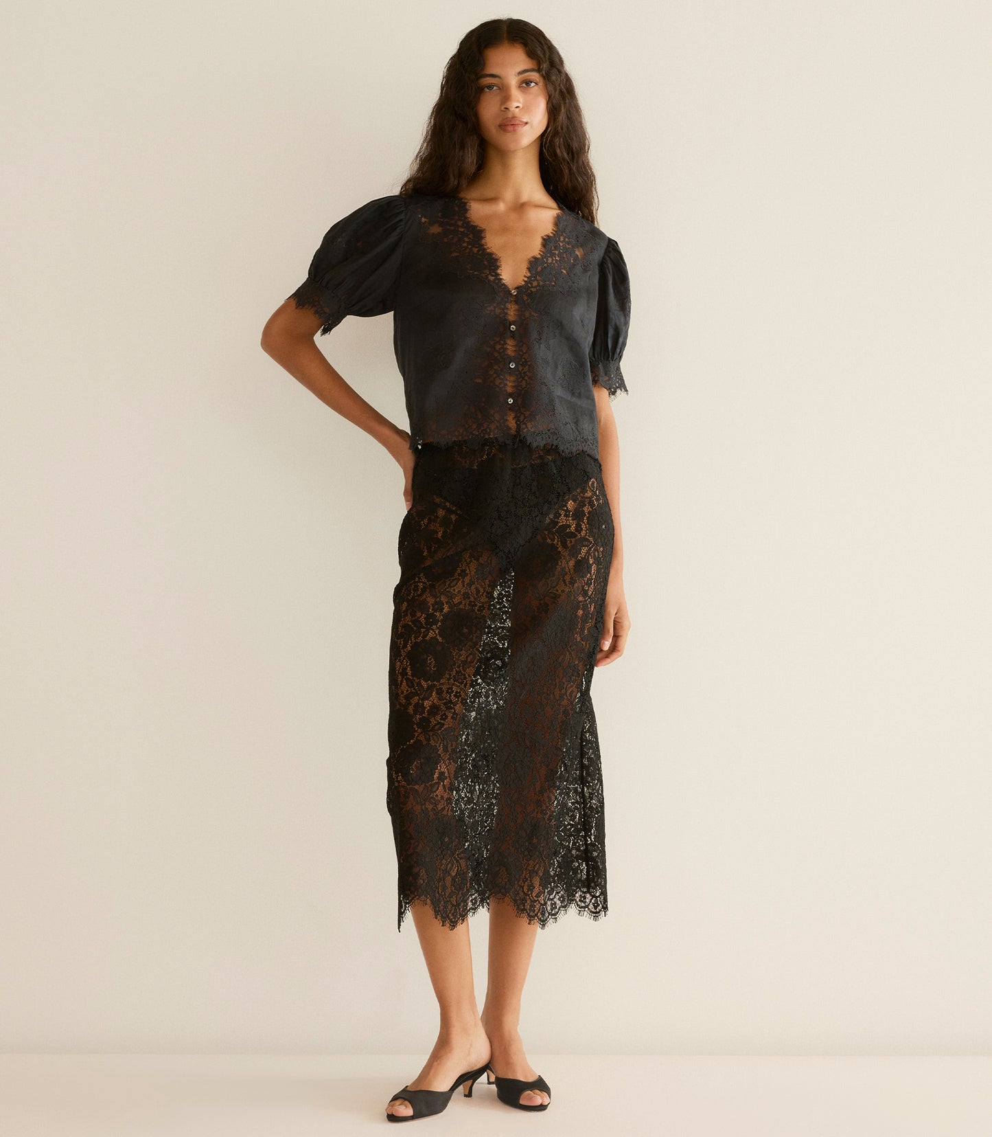 IDELLA TOP -- BLACK