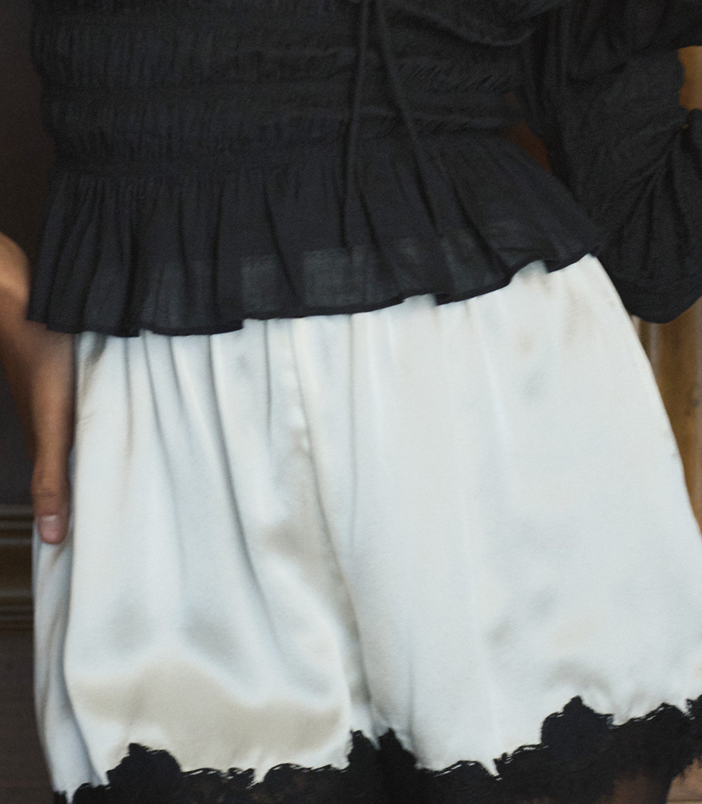 IONA SHORT -- SEA SALT ET NOIR