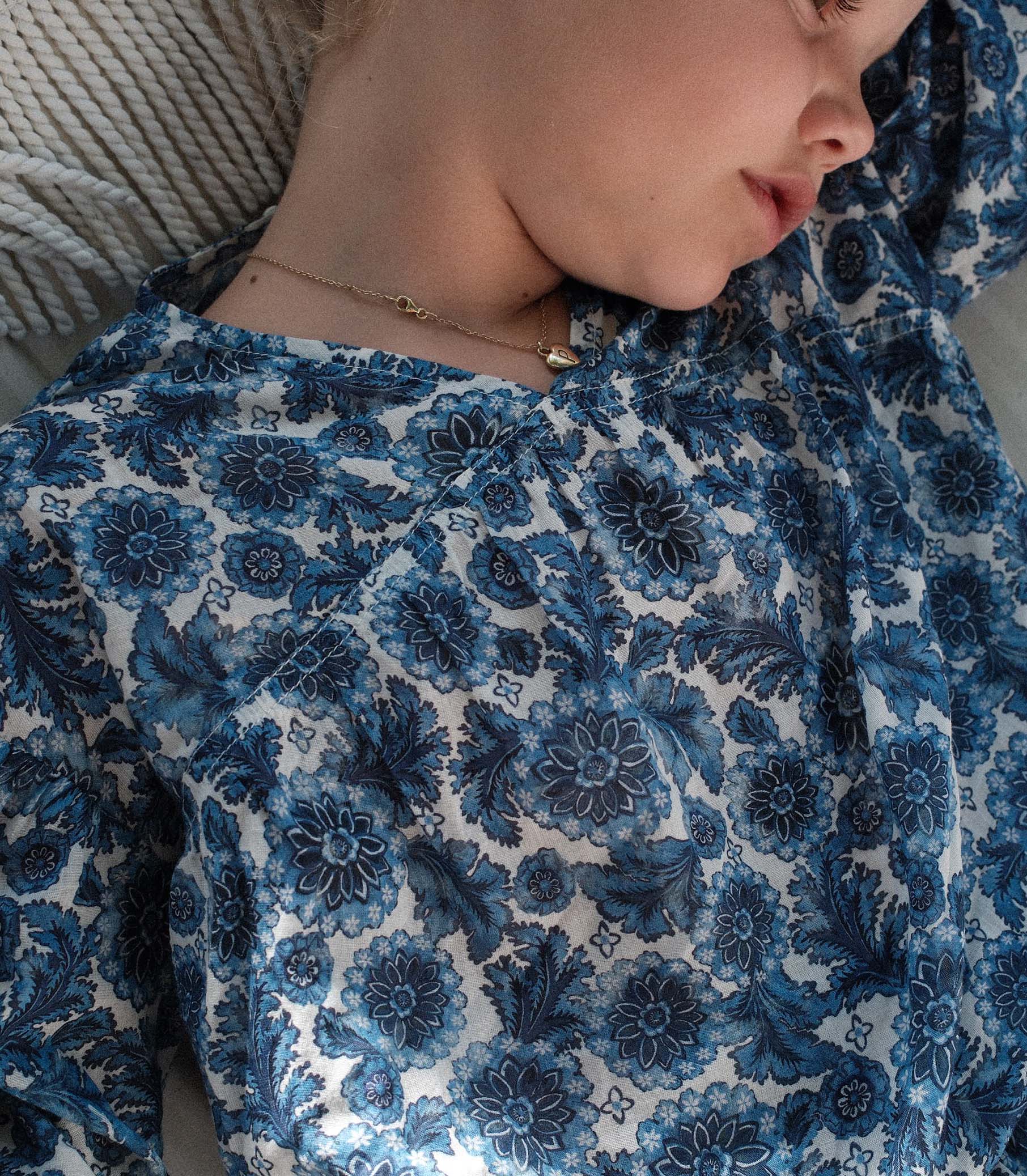 LITTLE MARCHE TOP -- BLEU SOLEIL FLEURIT view 2