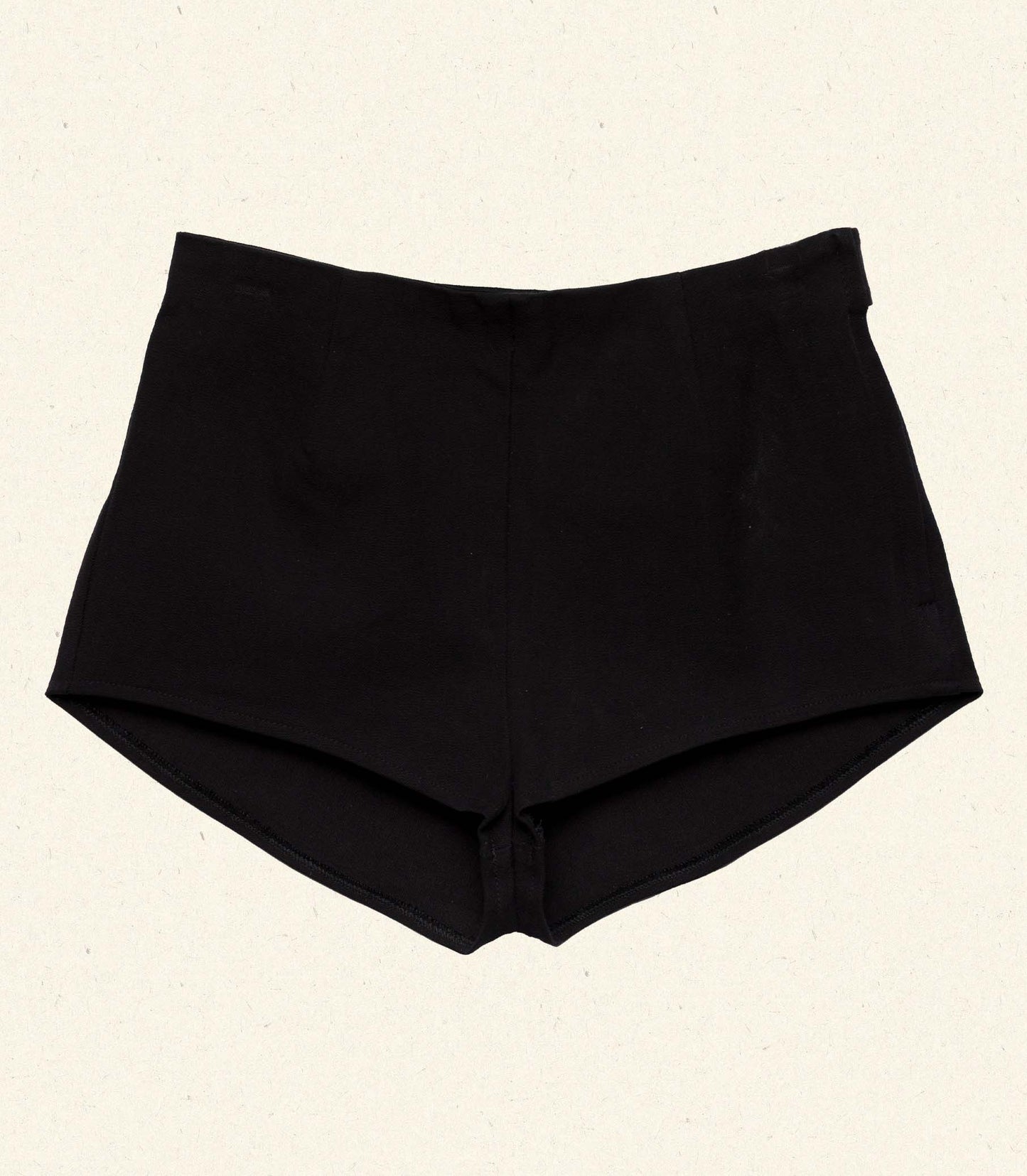 HMD -- LULA SHORT -- BLACK