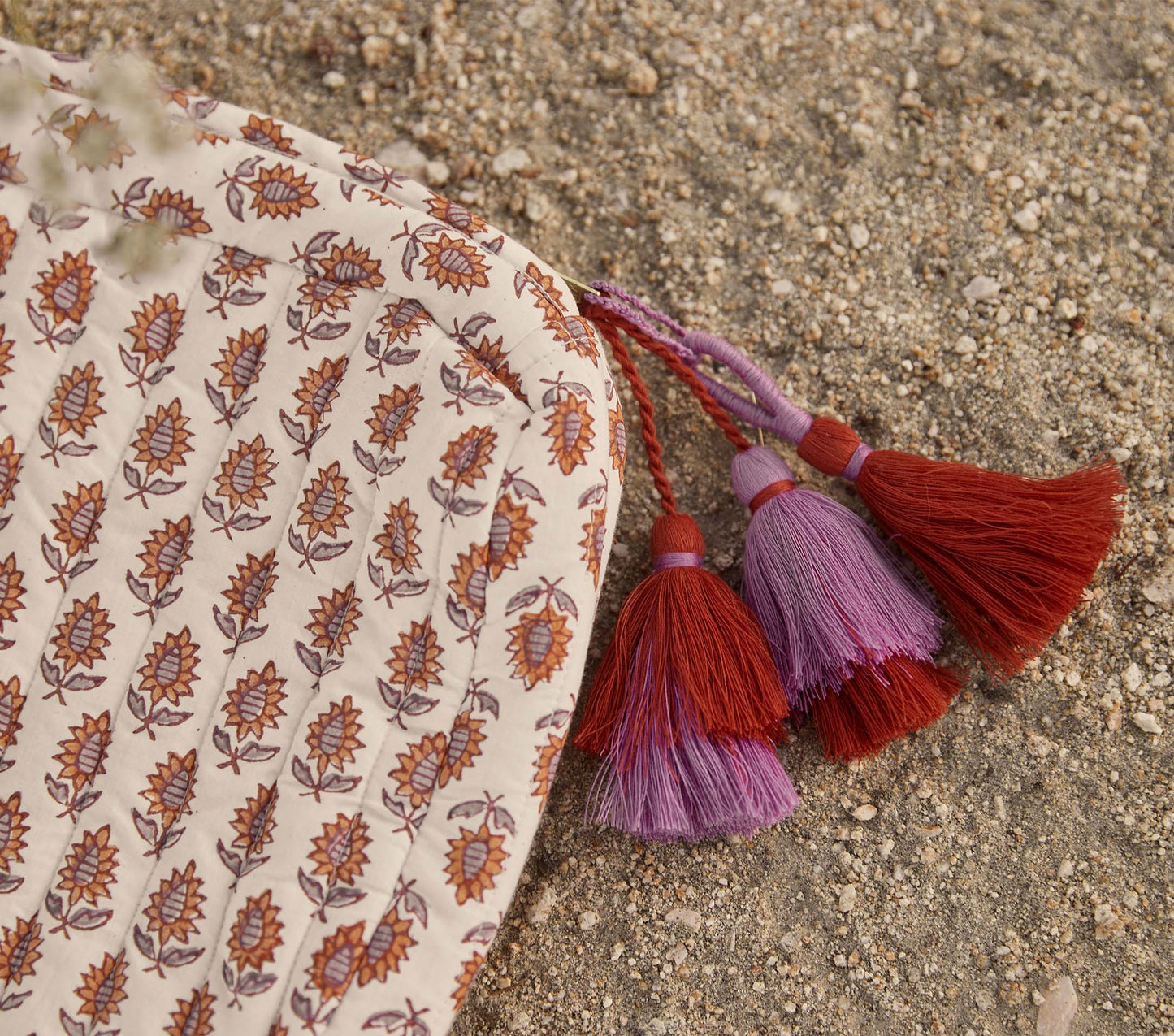 HMD -- GRANDE ROUEN POUCH -- TRAVELER BLOCK PRINT