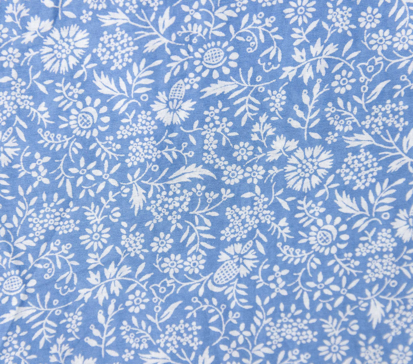 HMD -- ROSE TOP -- BLUE GARDEN BLOOM