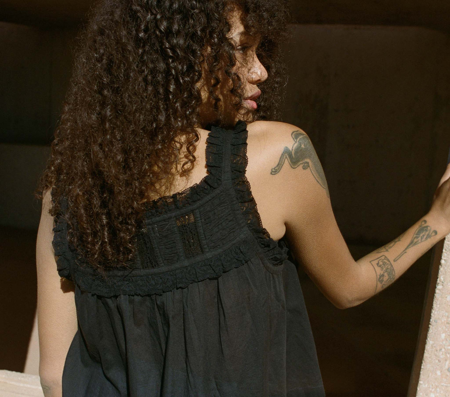 FIDELLA TOP -- BLACK