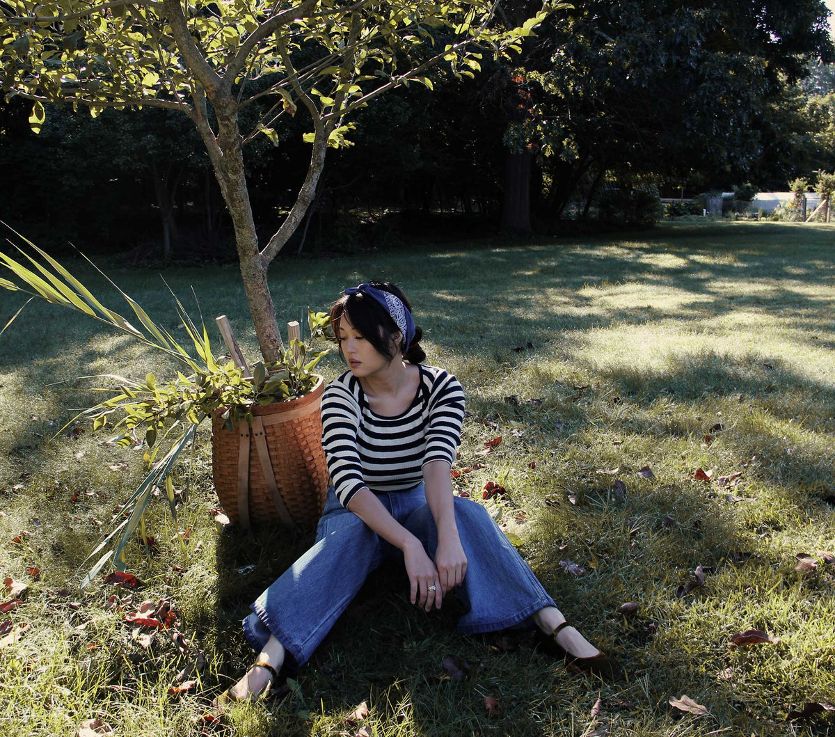 HMD -- PATTI TEE -- NAVY STRIPE