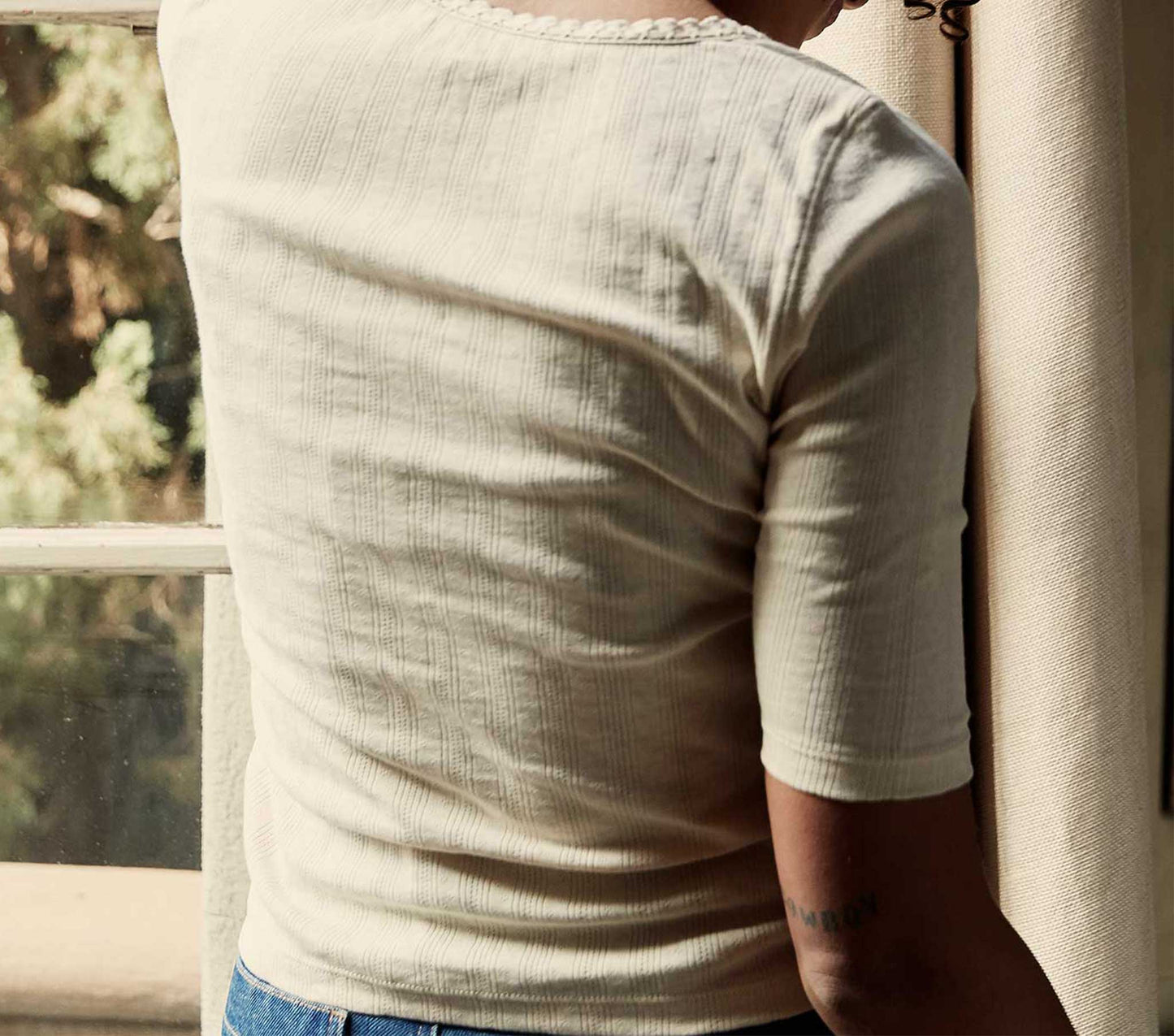 HMD -- LUCIA TEE -- IVORY