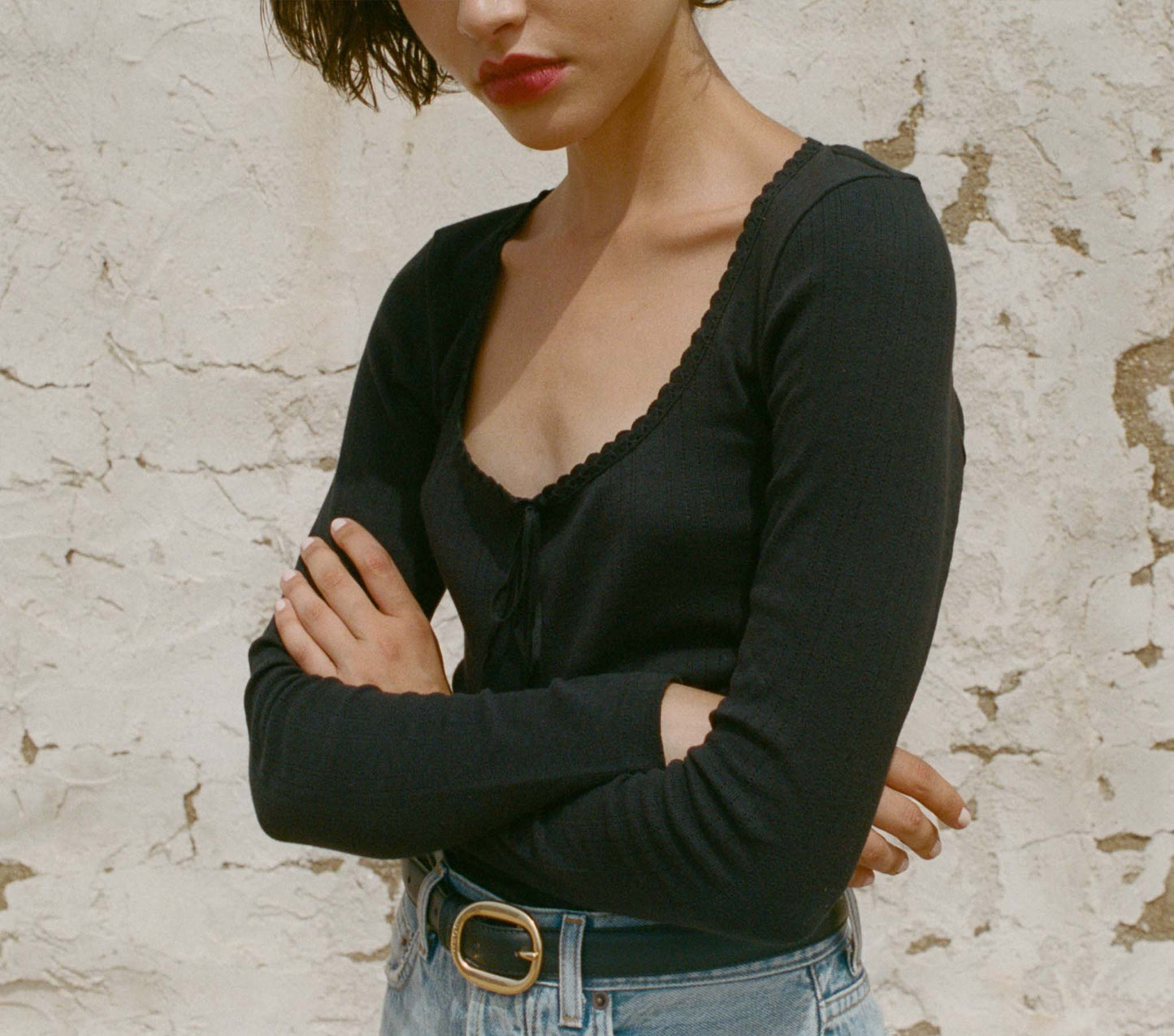HMD -- ROMY TEE -- BLACK