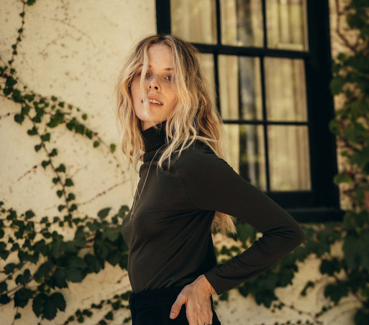 HMD -- SUNDER SWEATER -- DARK GREEN