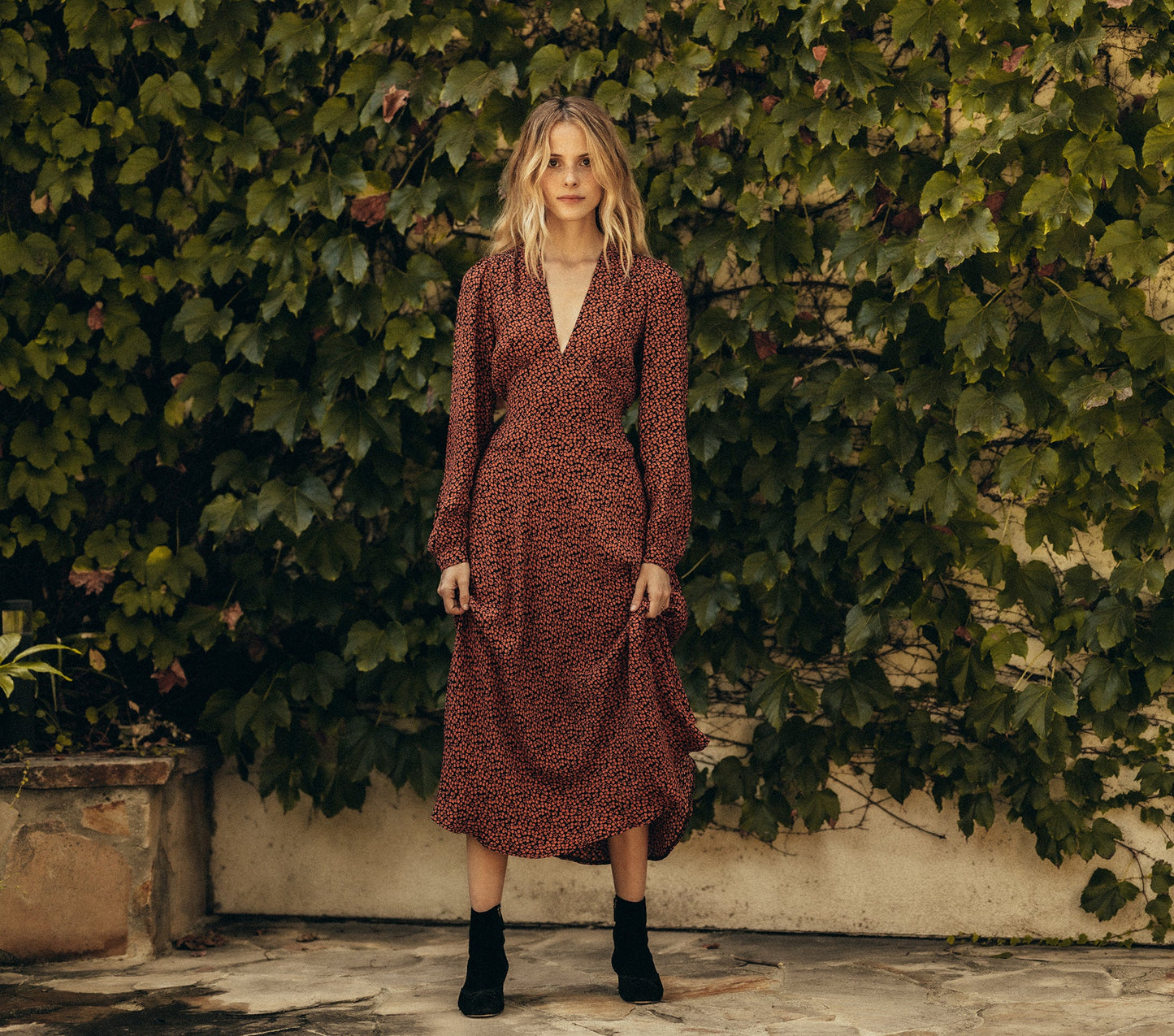 HMD -- CHARLESTON DRESS -- NAVY/RED CHERRY WILLOW