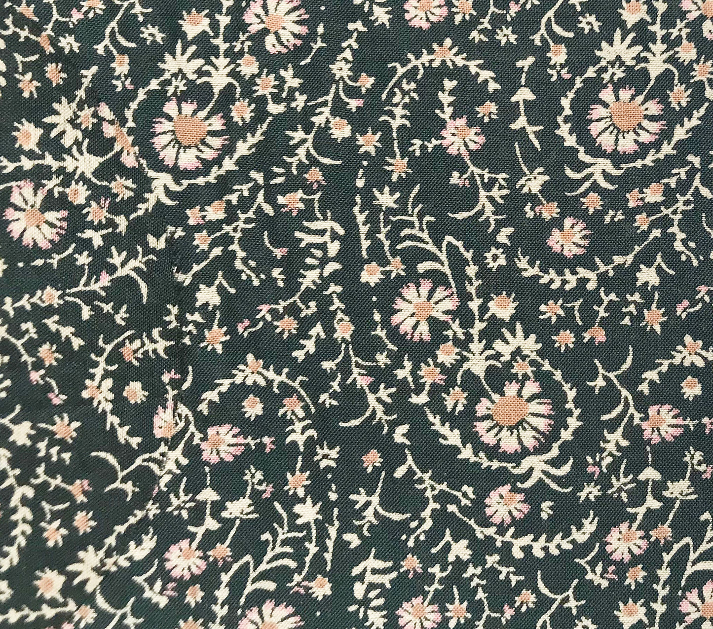 HMD -- YORK TOP -- BOTANICAL GREEN PRAIRIE PAISLEY