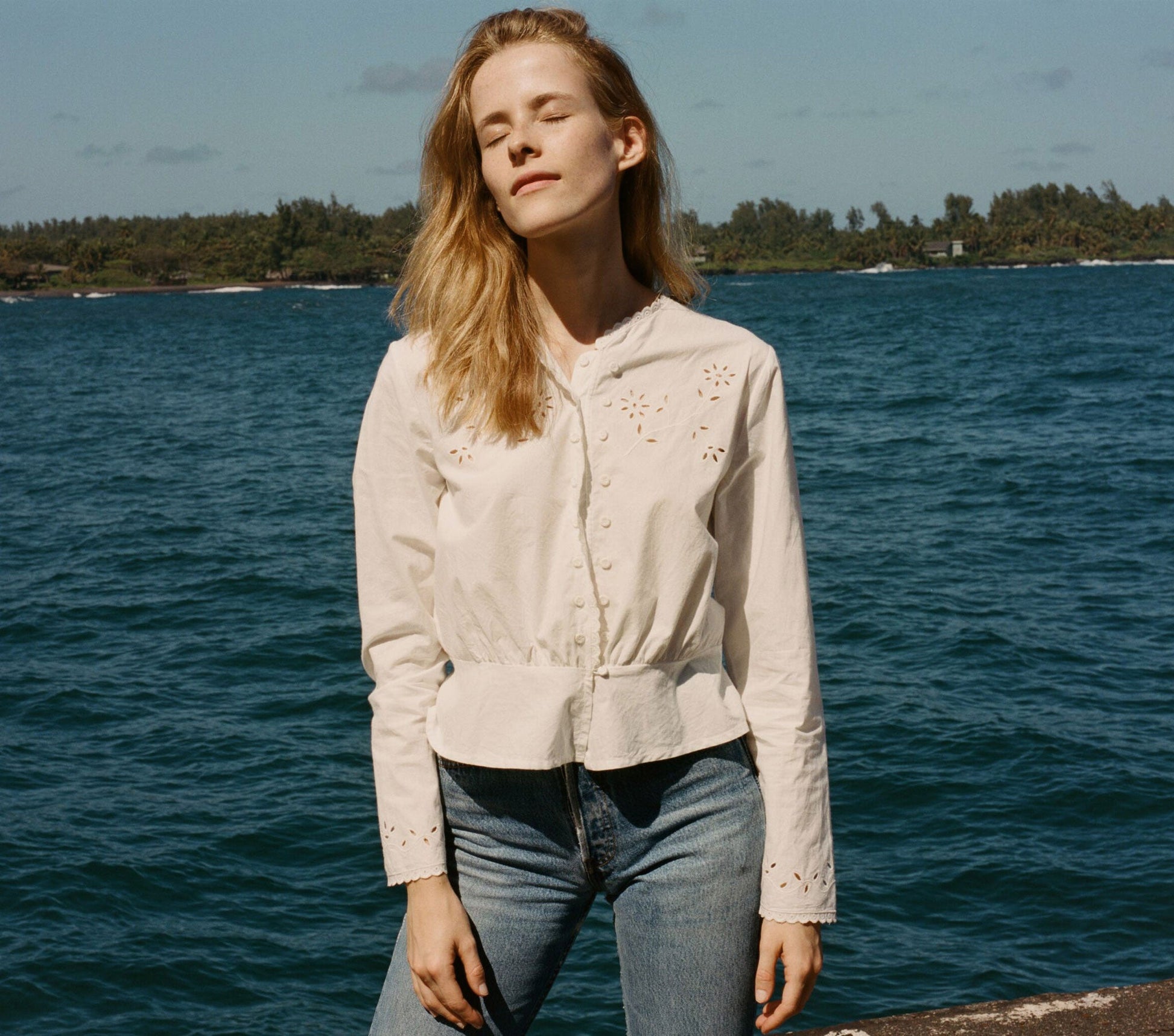 HMD -- THYME TOP -- SALT view 1
