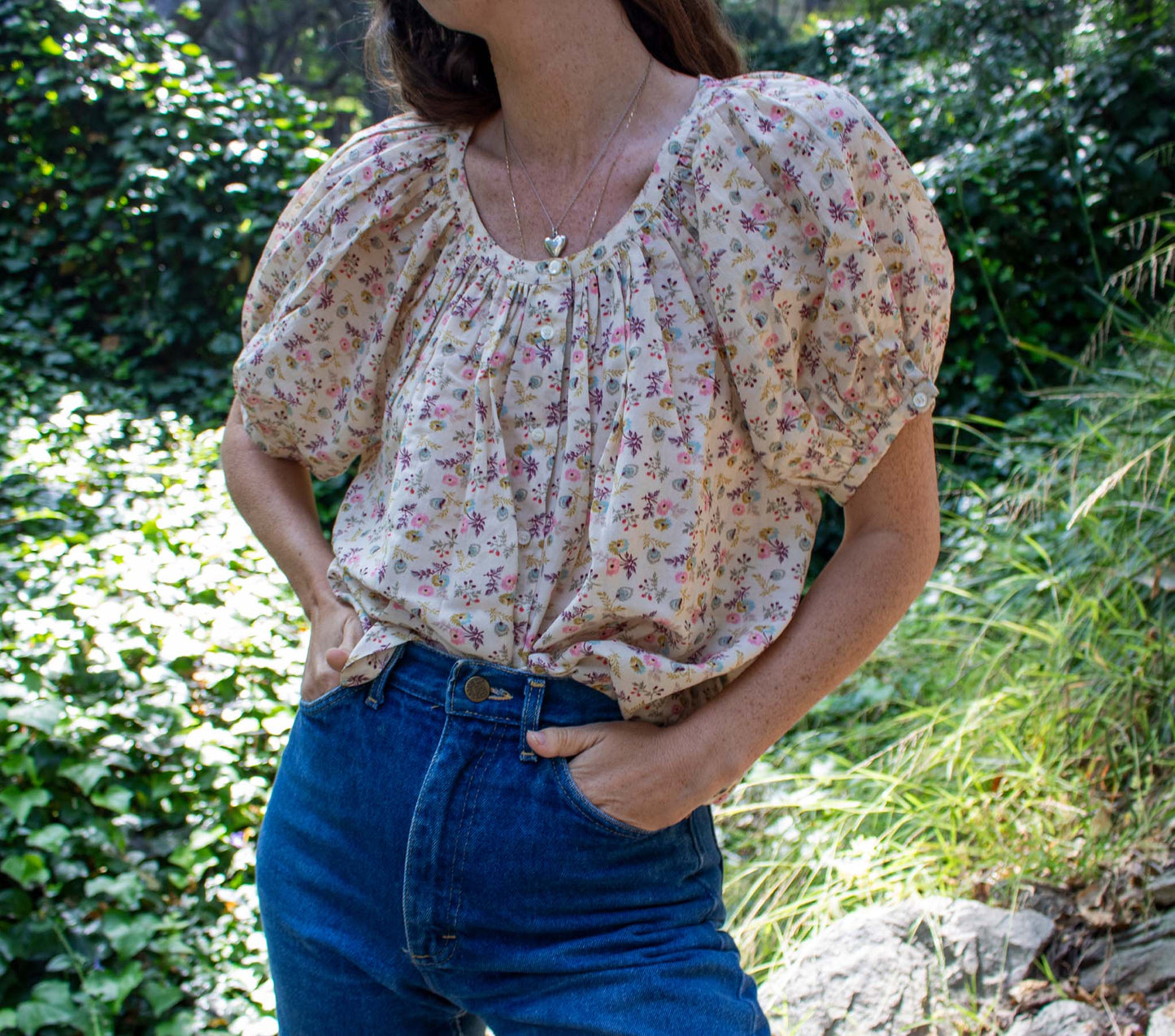 HMD -- JUNE TOP -- FEATHERED FLORAL