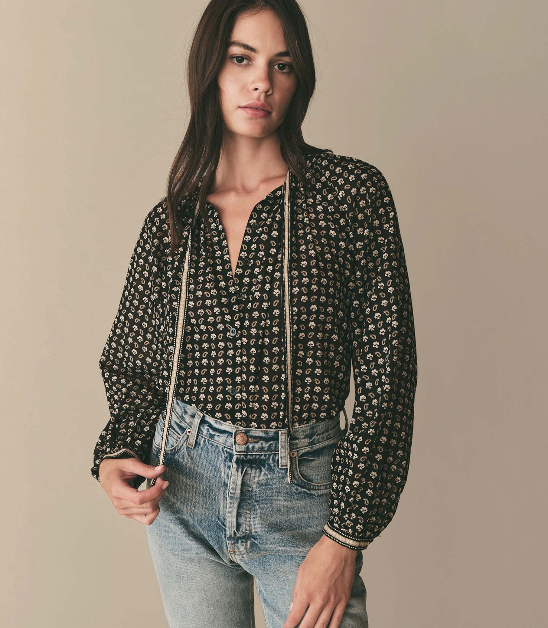 HMD -- AMINA TOP -- NOIR COUNTRYSIDE PAISLEY