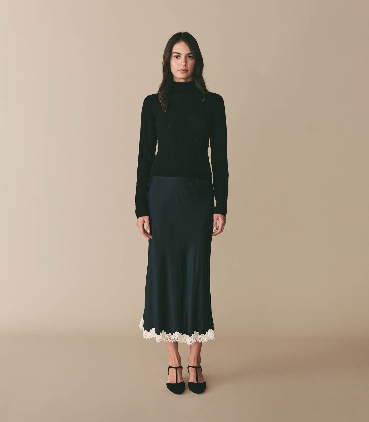 HMD -- RENITA SWEATER -- BLACK