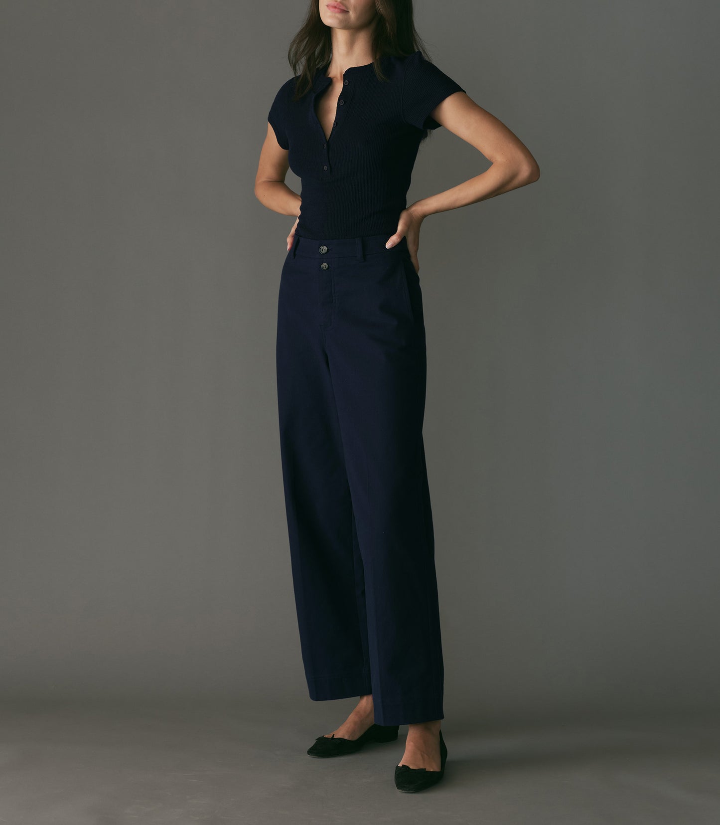 HMD -- VIENNE SILK TEE -- NAVY