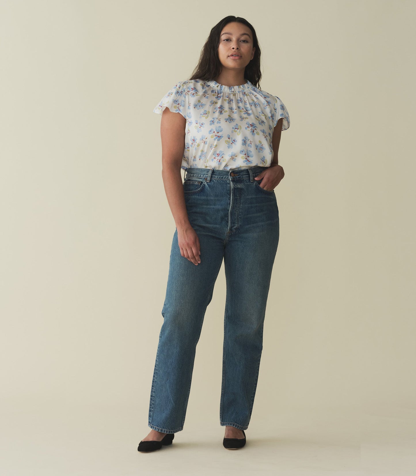 HMD -- YVIE TOP -- BLEU FROLICKING FLORAL