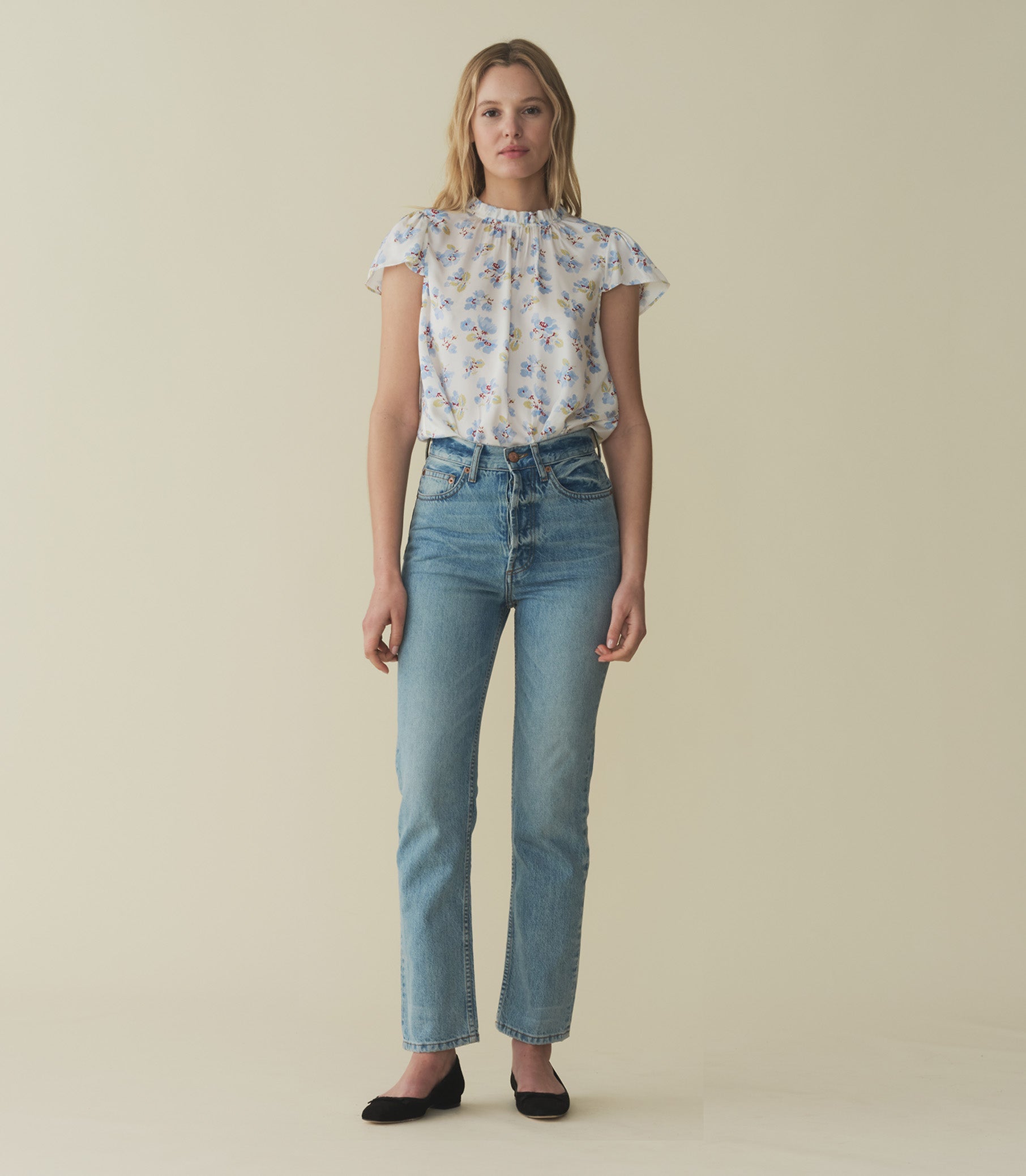 HMD -- YVIE TOP -- BLEU FROLICKING FLORAL view 3
