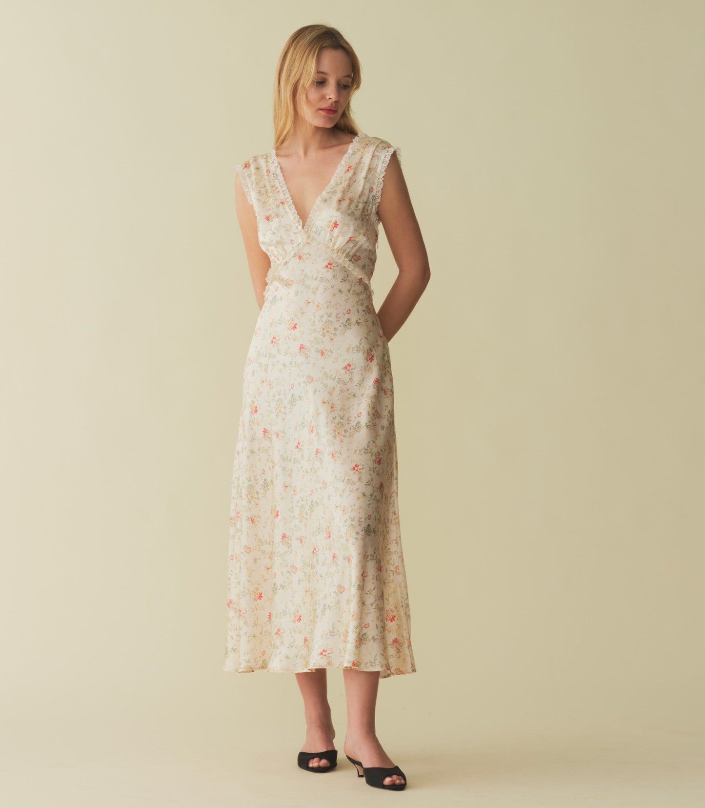 HMD -- TAHLIA DRESS -- FLOWERING MEADOW