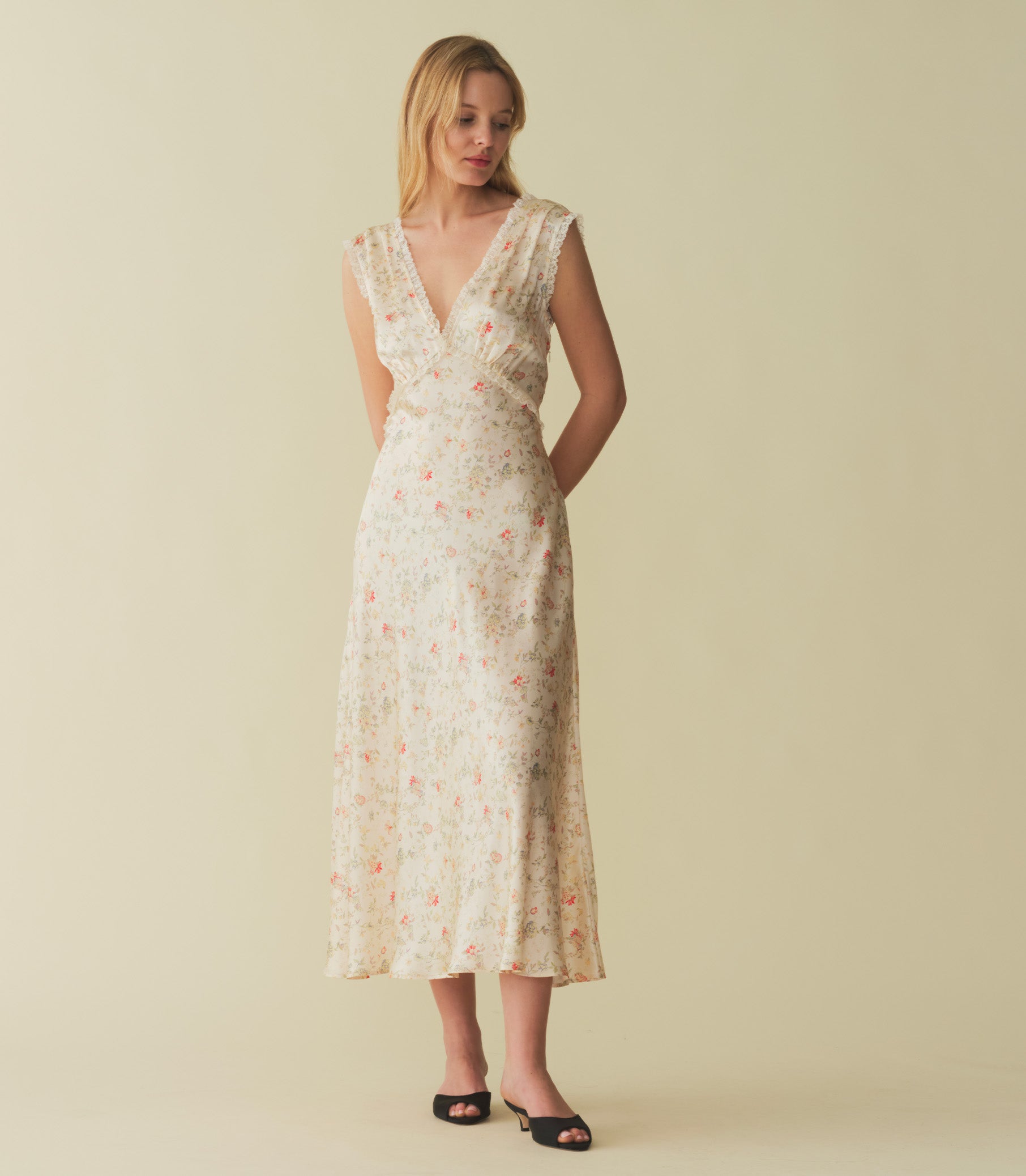 HMD -- TAHLIA DRESS -- FLOWERING MEADOW view 4
