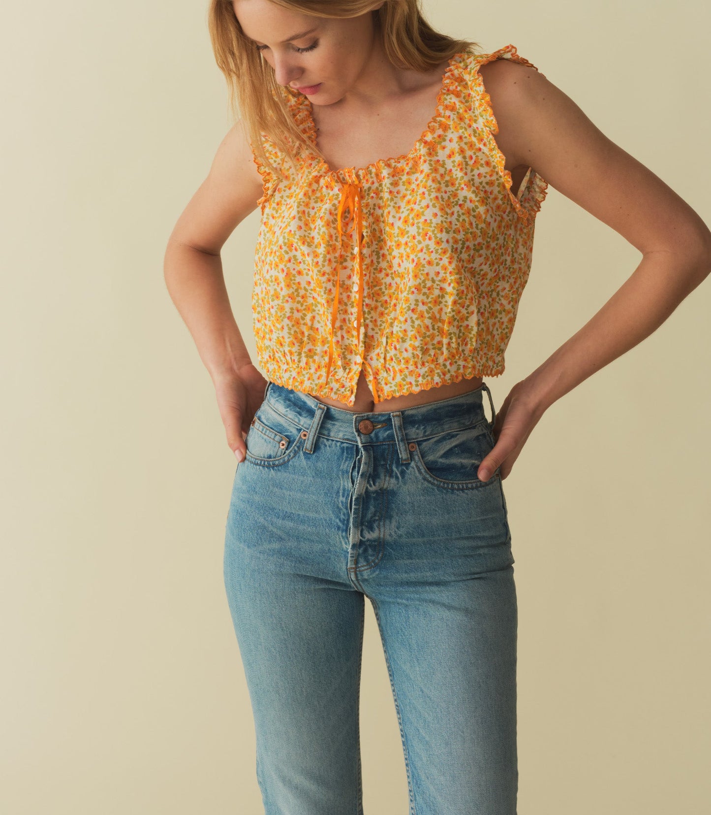 HMD -- TRAVELER TOP -- CLEMENTINE DAISY FIELDS