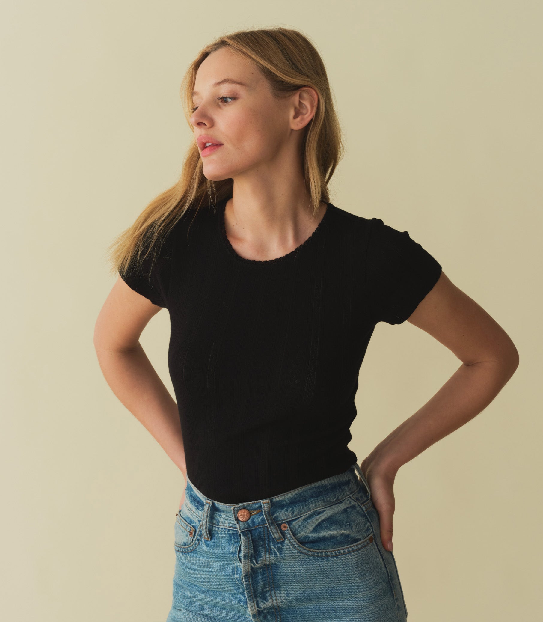 HMD -- VIVI TEE -- BLACK QUELLE JOLIE POINTELLE view 3
