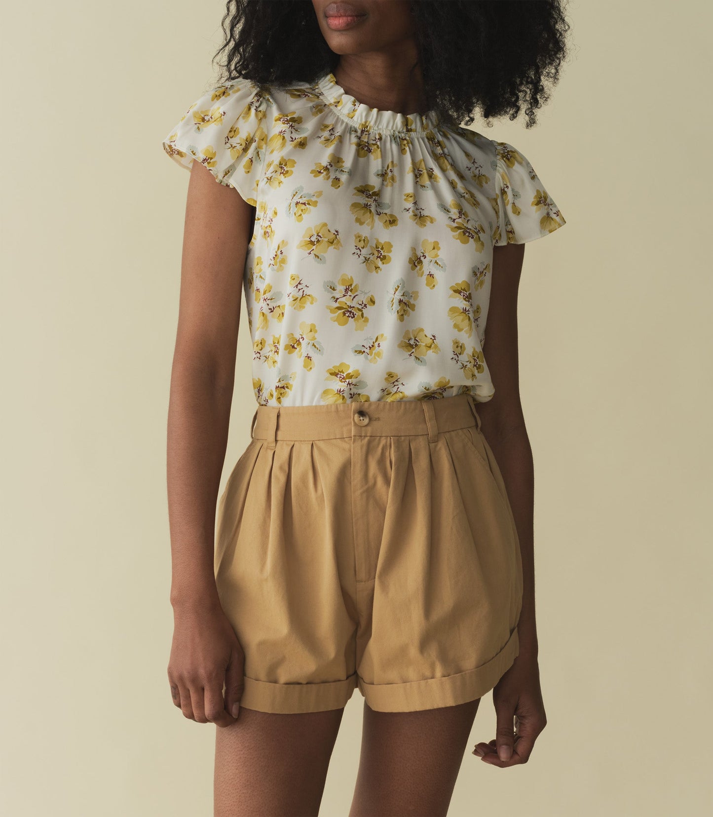 HMD -- YVIE TOP -- GOLD FROLICKING FLORAL
