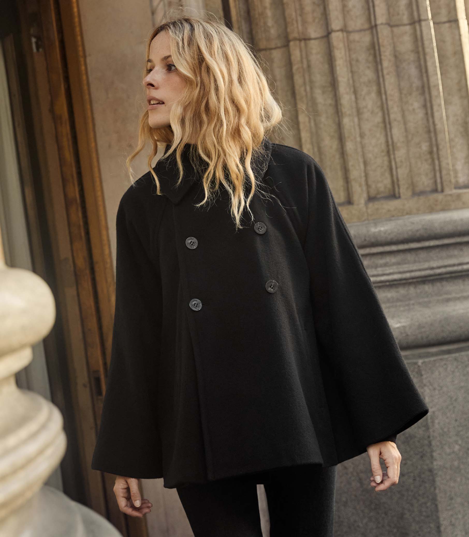 HMD -- NANTUCKET COAT -- BLACK view 1
