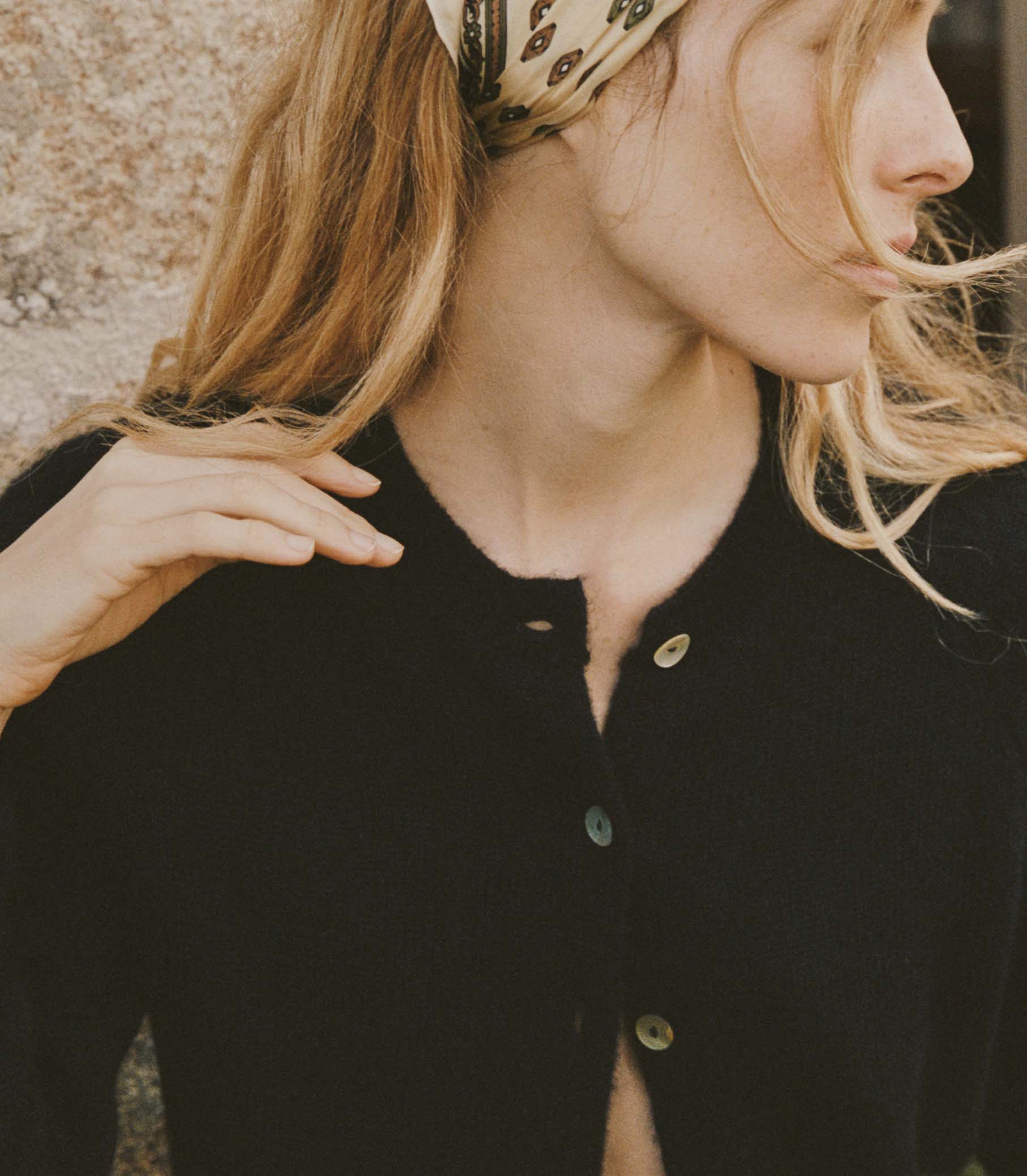 HMD -- PETRA CARDIGAN -- BLACK view 6
