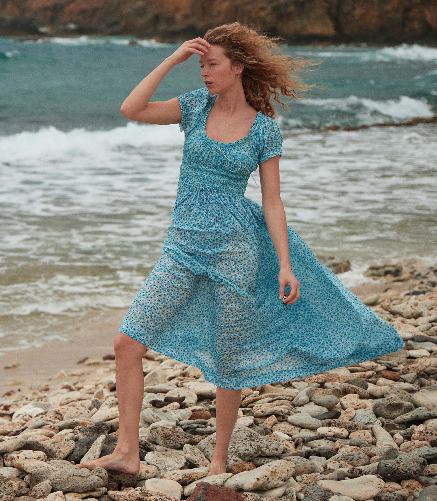 HMD -- ASHLYNN DRESS -- BLEU DAISY FIELDS view 2
