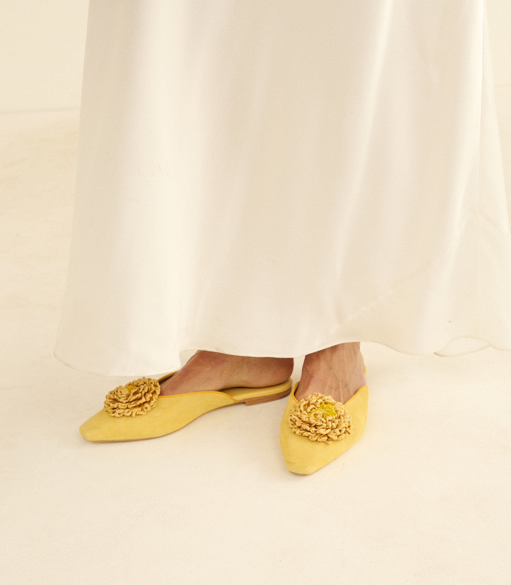 ADAIR SLIDE -- CANTALOUPE SUEDE view 2
