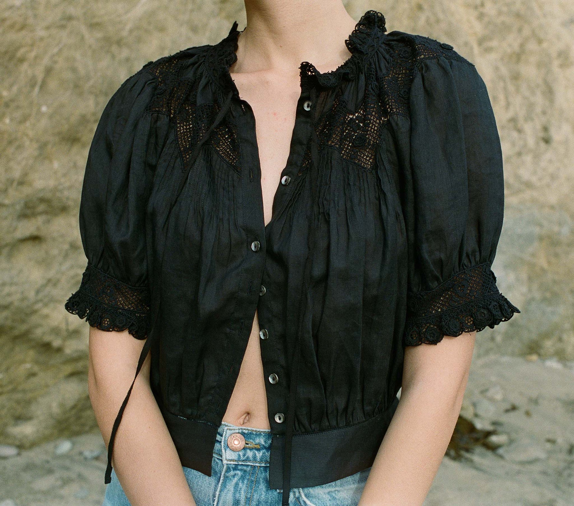 HMD -- AGATHA TOP -- BLACK view 1
