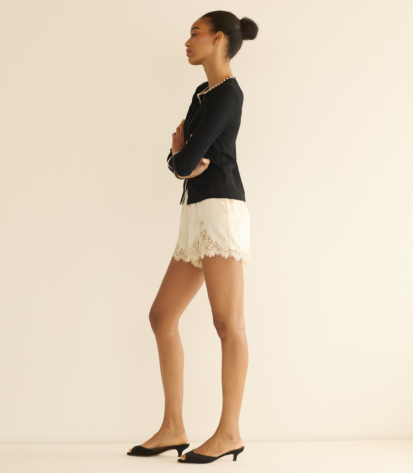 ALEXANDRIA TEE -- BLACK