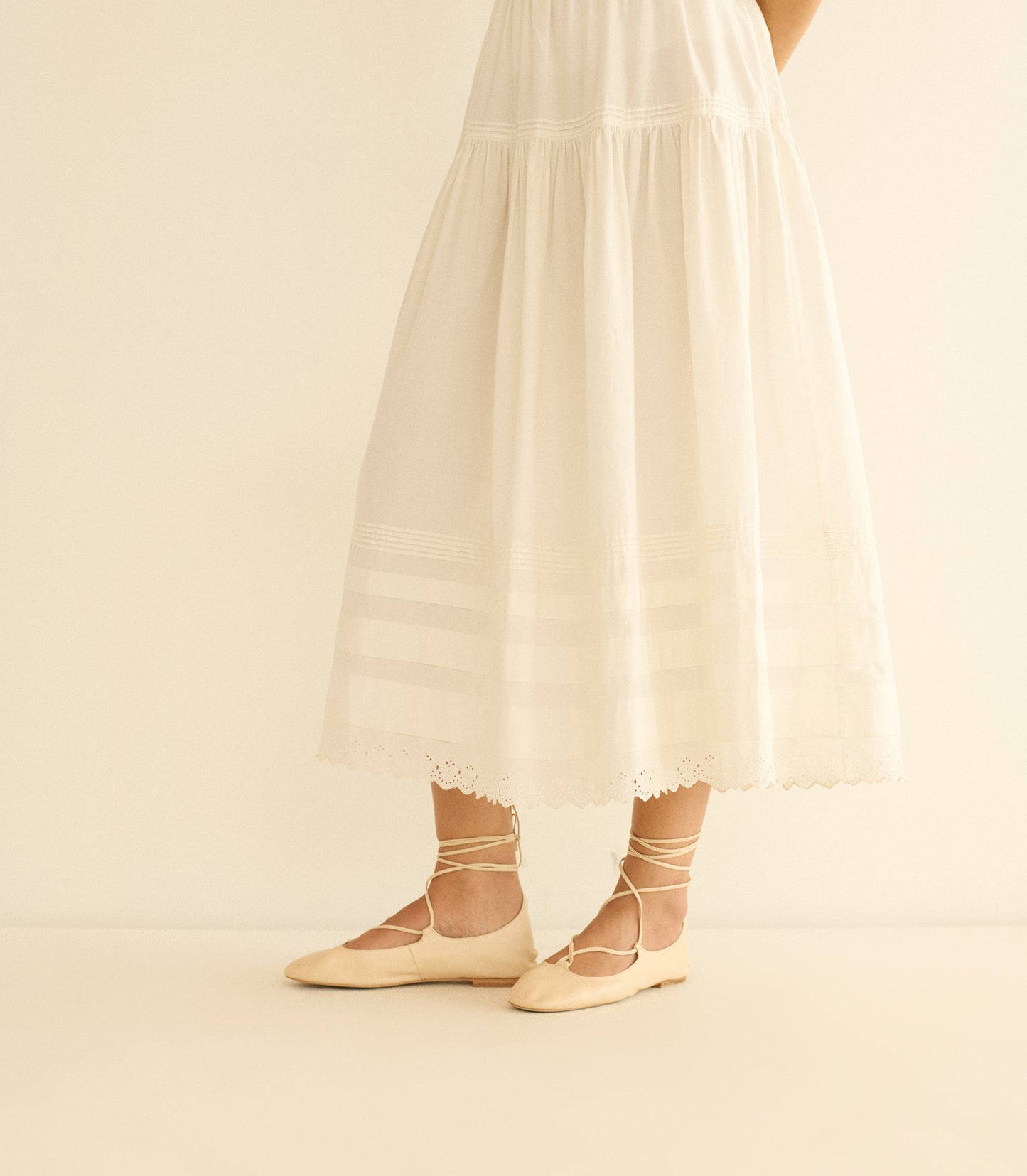 ALORA TIE FLAT -- NUDE