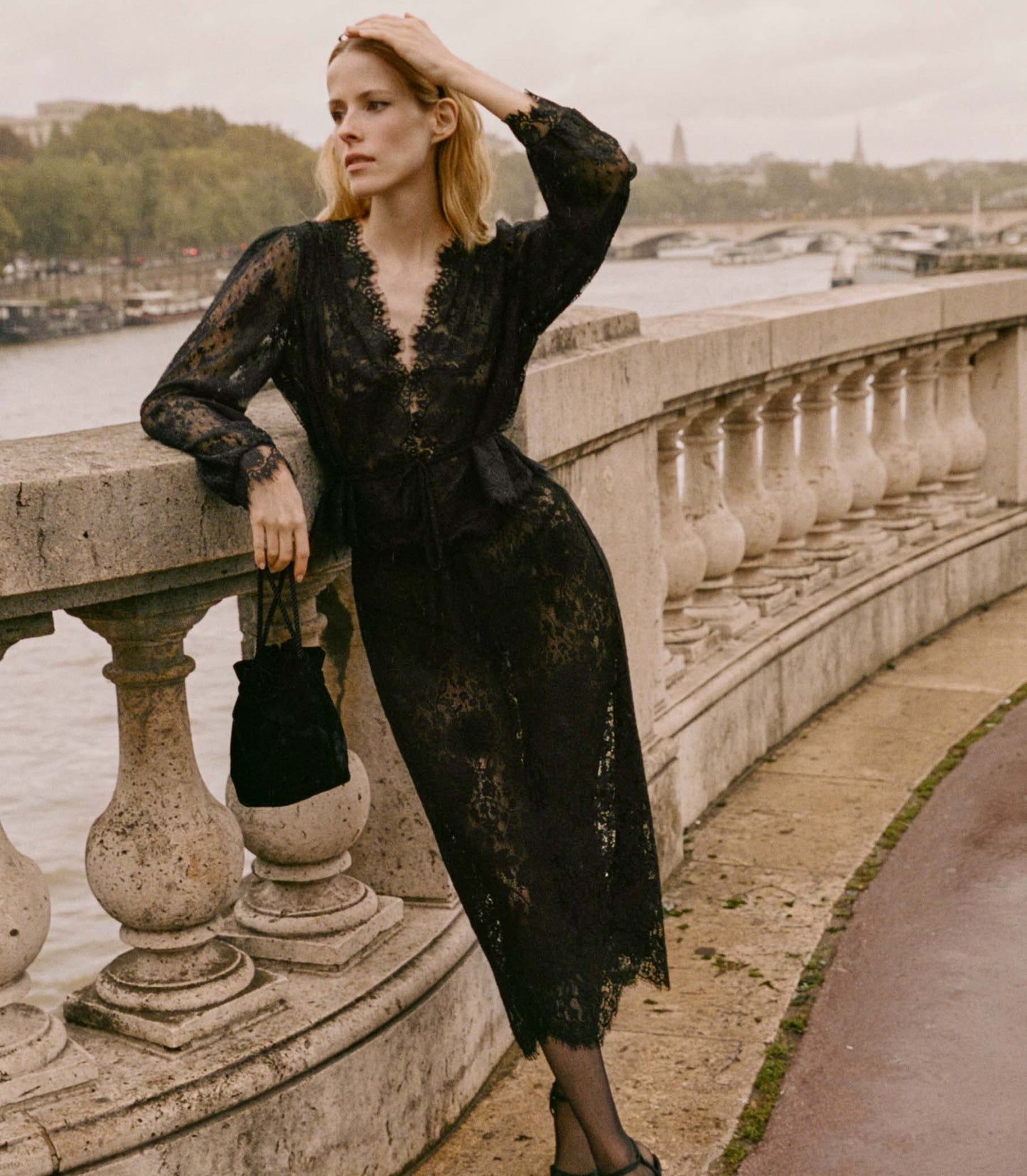 HMD -- AMALINE TOP -- BLACK