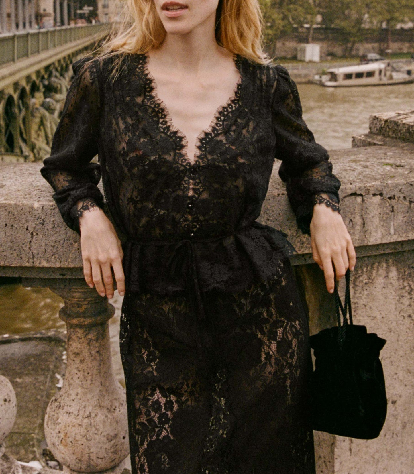 HMD -- AMALINE TOP -- BLACK