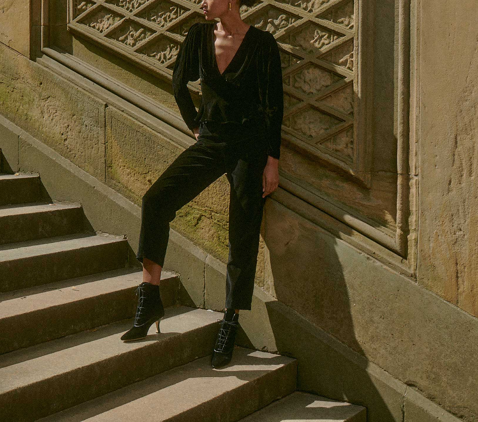 HMD -- ALONDRA TOP -- BLACK view 2
