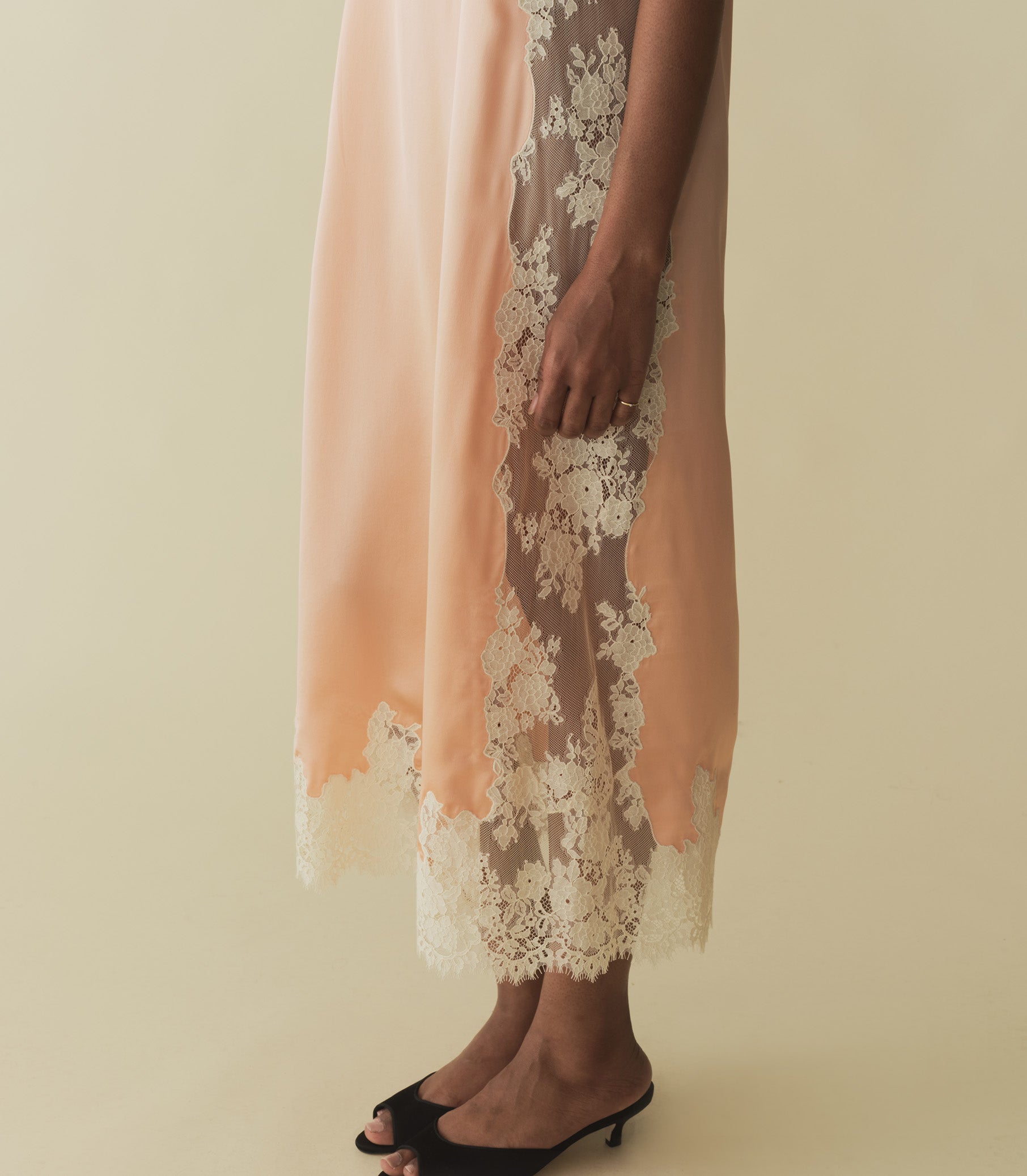 HMD -- BRIETTA DRESS -- CORAL BLUSH view 4
