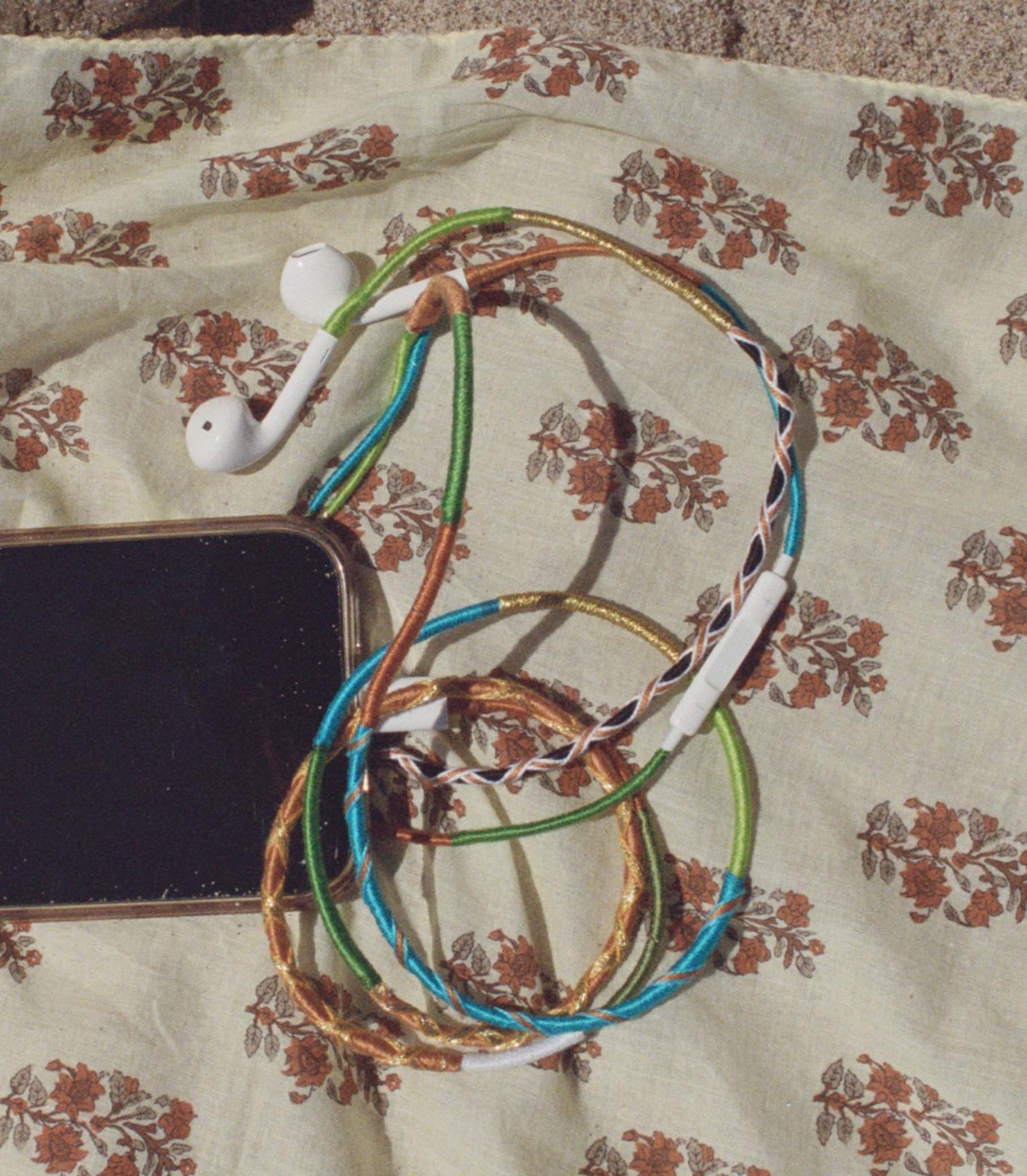 LE POM POM &amp; DÔEN HEADPHONES -- CADIZ COLLAGE view 6
