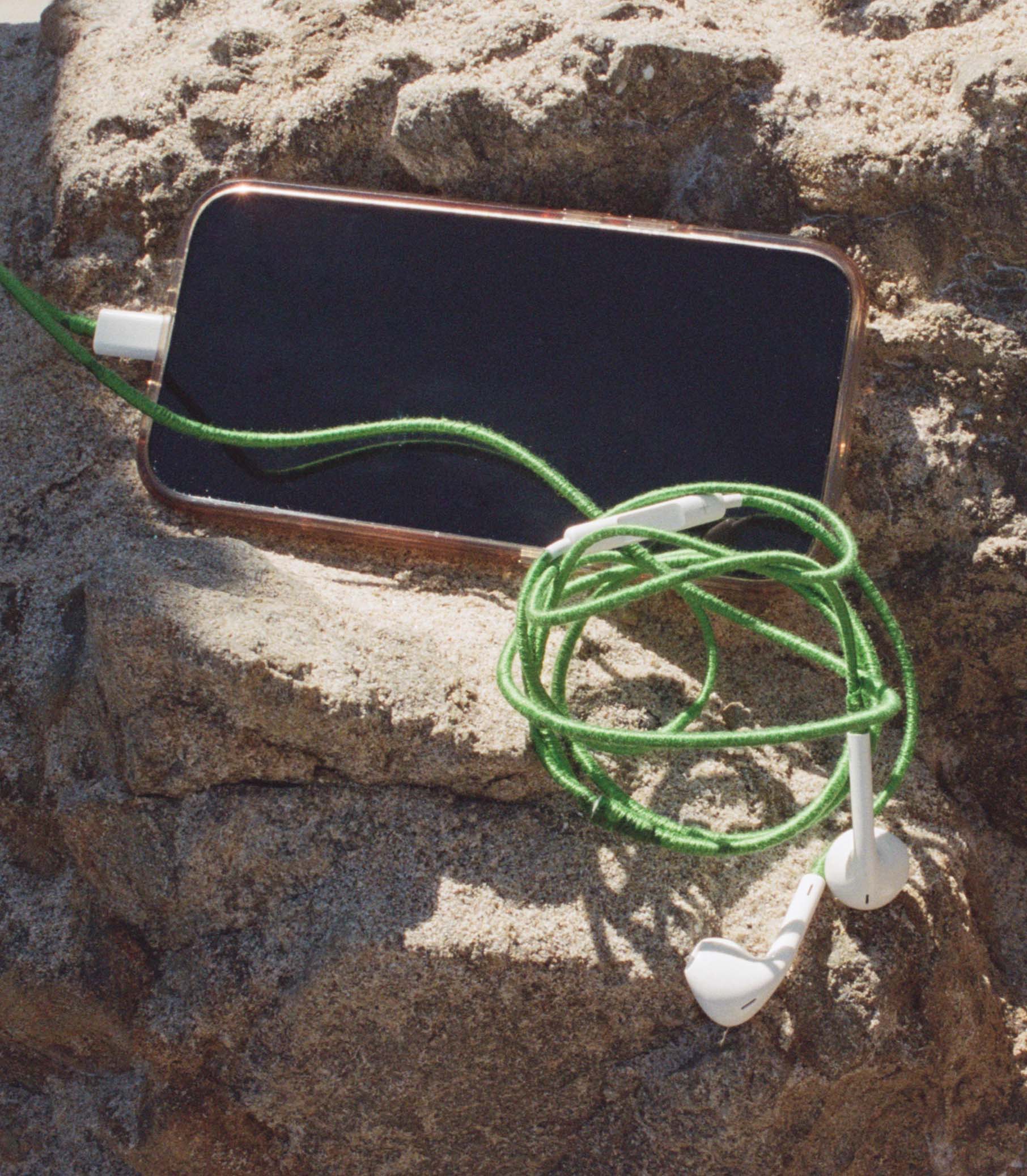 LE POM POM &amp; DÔEN HEADPHONES -- VERT view 3
