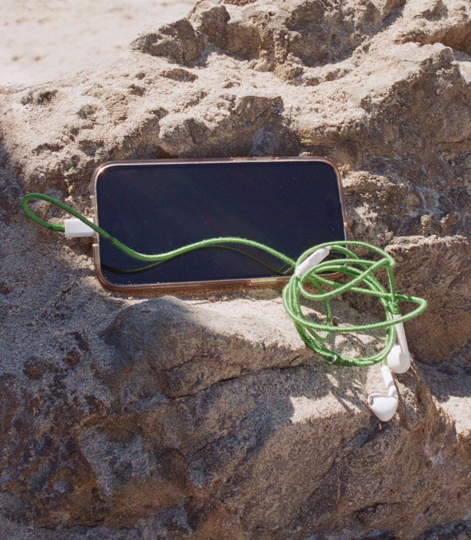 LE POM POM &amp; DÔEN HEADPHONES -- VERT view 4
