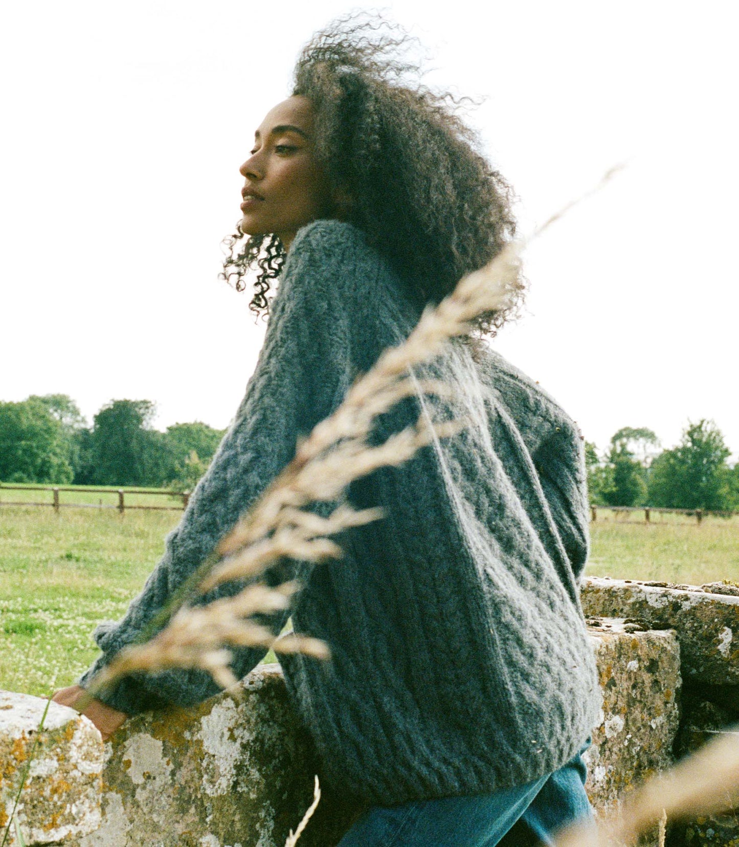 HMD -- CALDWELL CARDIGAN -- CHARCOAL