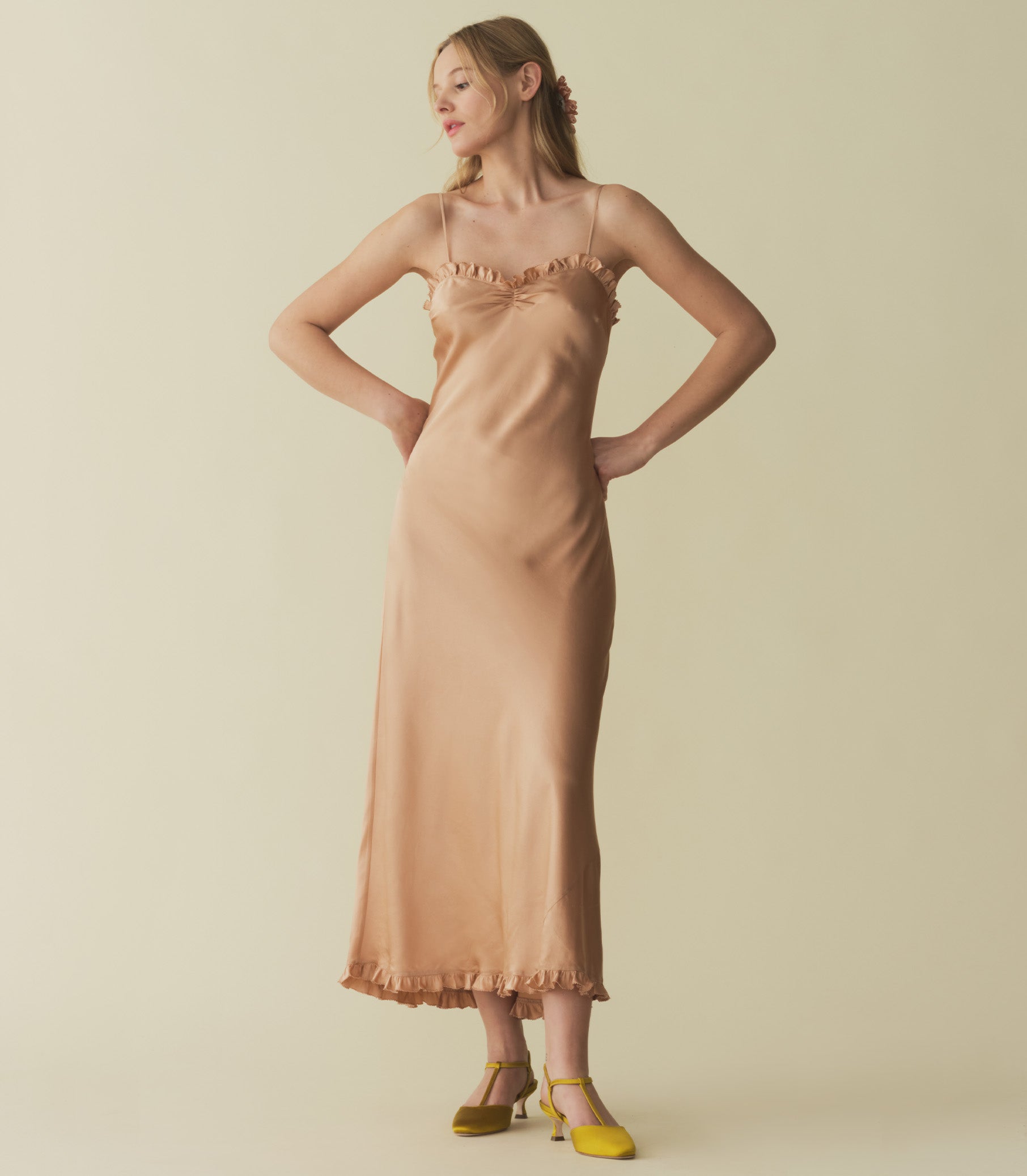 HMD -- CALSI DRESS -- BEECHWOOD view 1
