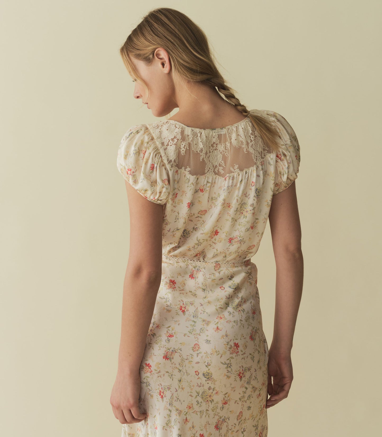 HMD -- CAMRI TOP -- FLOWERING MEADOW