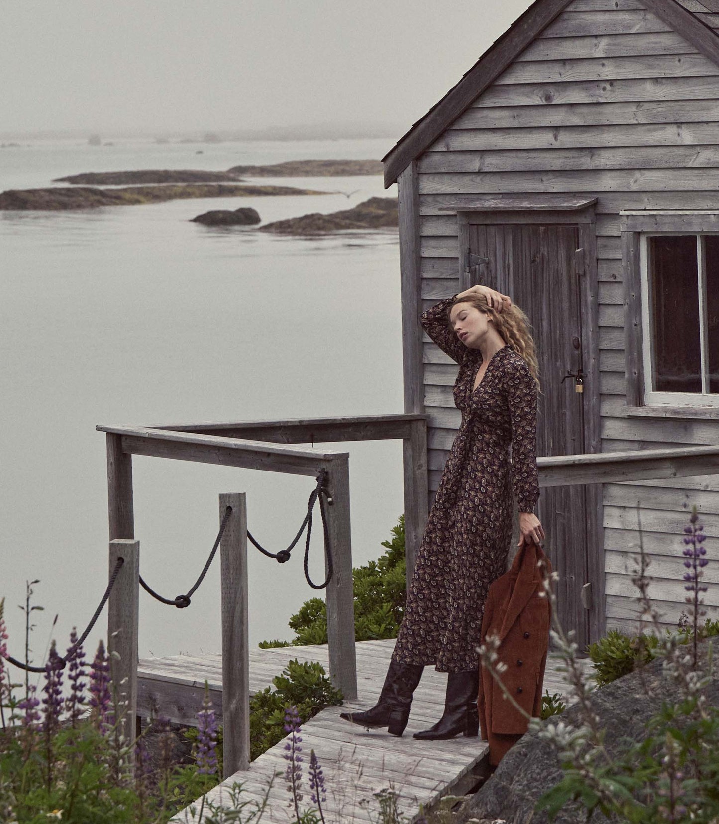 HMD -- CHANSON DRESS -- NAVY ARBOR ROSE FLORAL